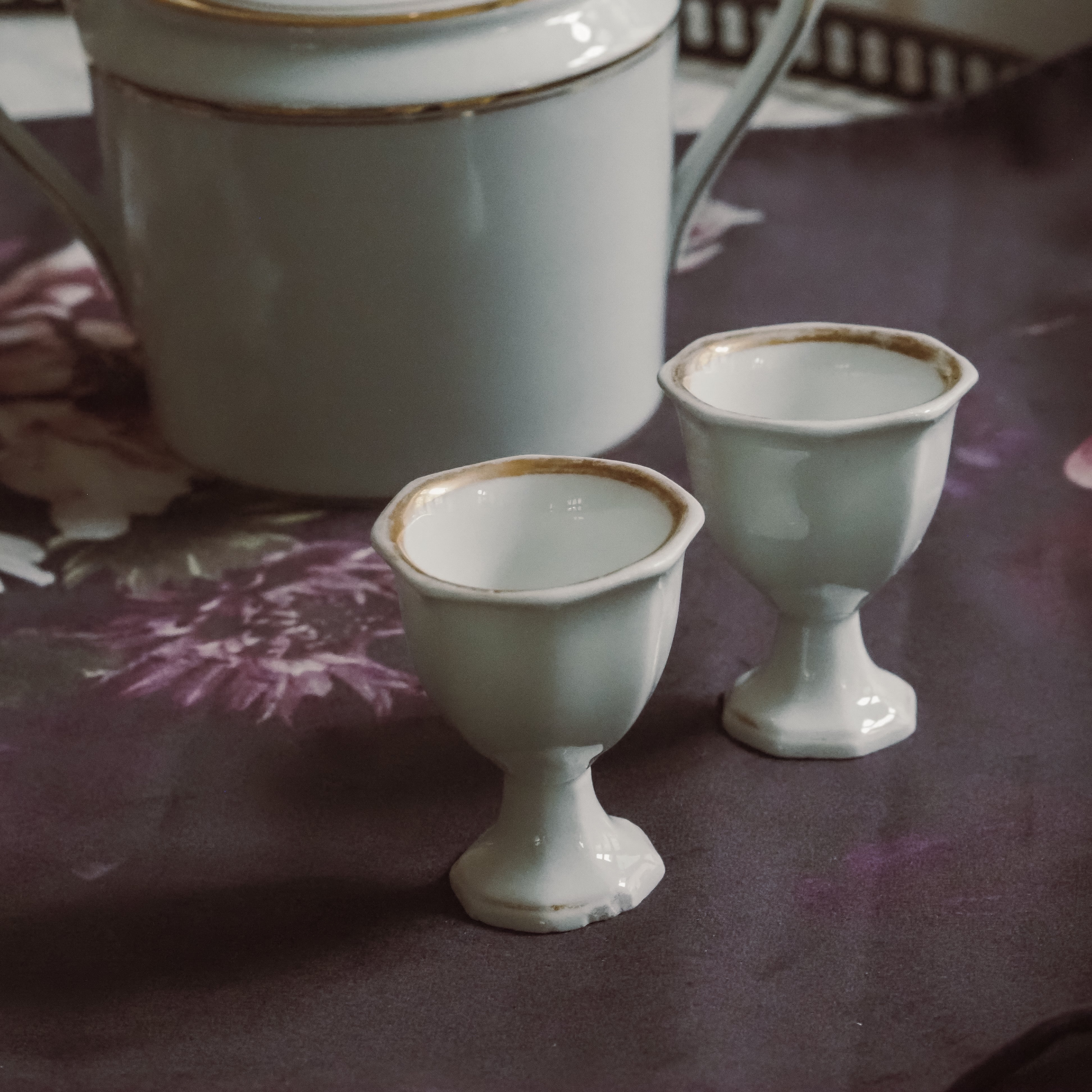 Eierbecher 2er Set · Vintage / Porzellan mit Goldrand