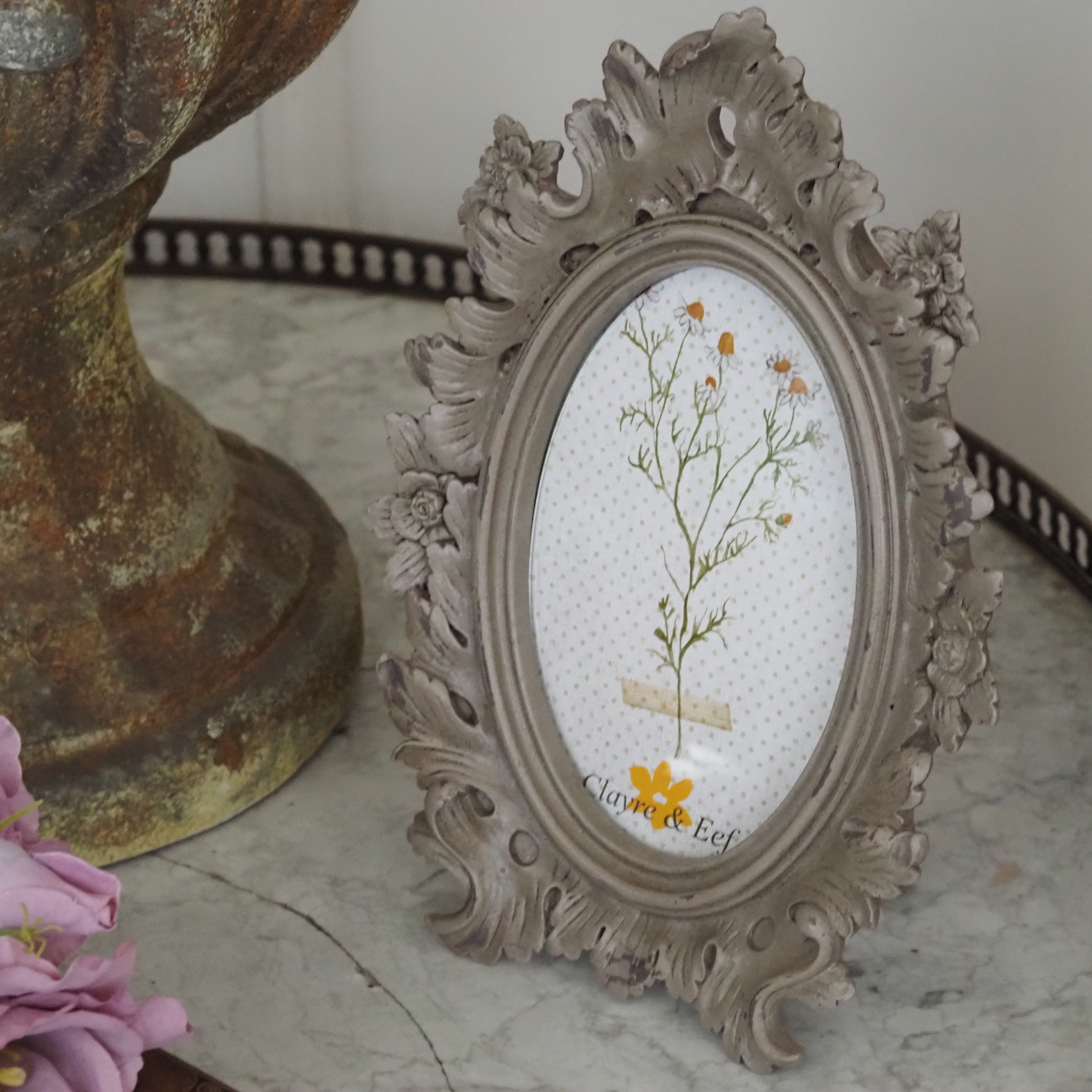 Bilderrahmen Oval Graubeige · Barockverzierungen mit Botanik-Motiv