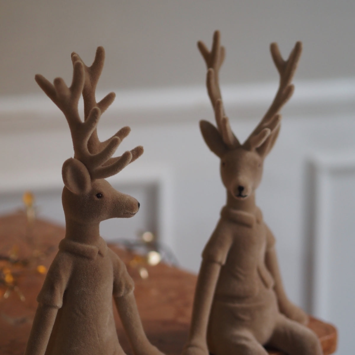 Kantenhocker Hirschpaar Ingwer · Weihnachtsfiguren Samtoptik