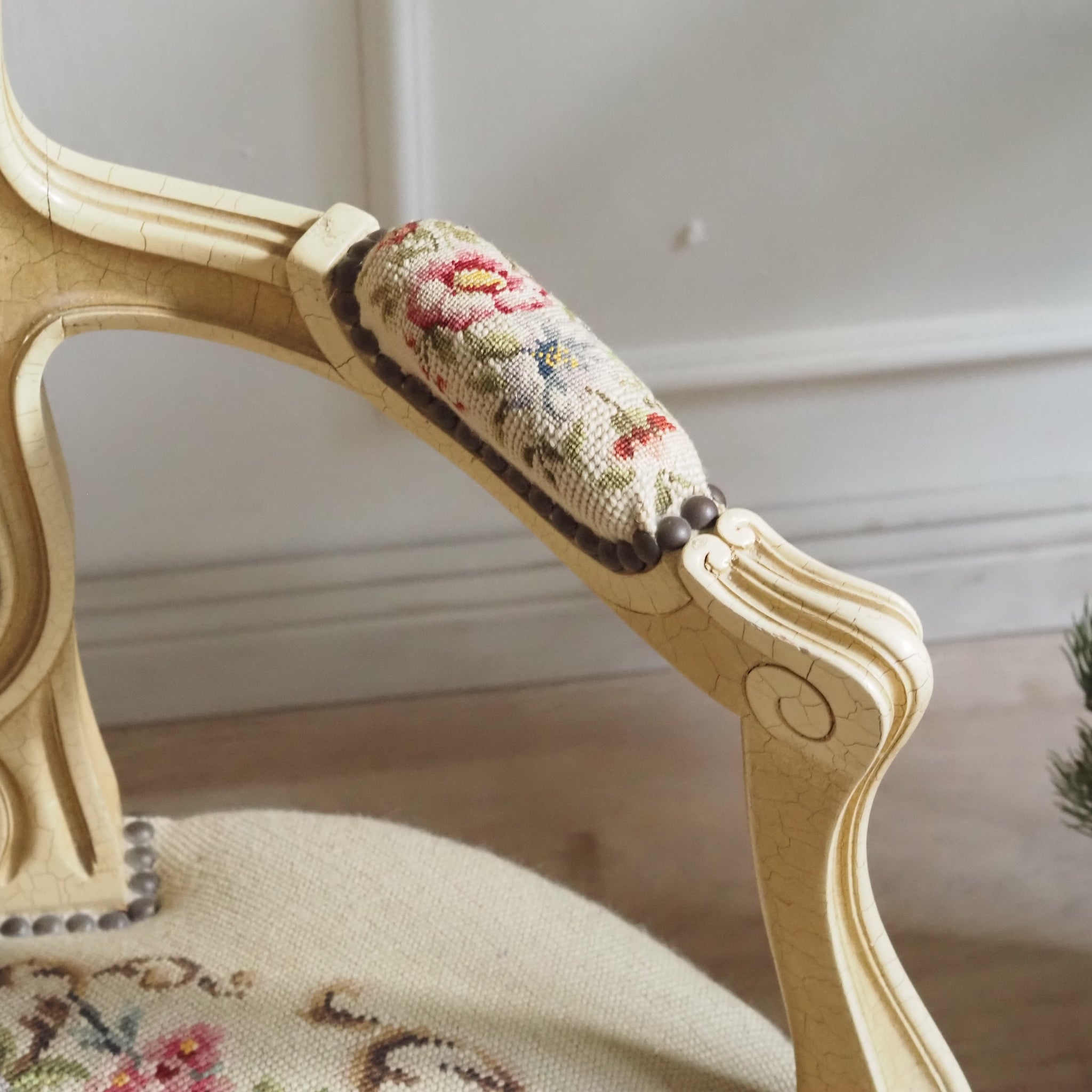 Französischer Armlehnstuhl im Louis-XV-Stil - Vintage Cabriolet Sessel