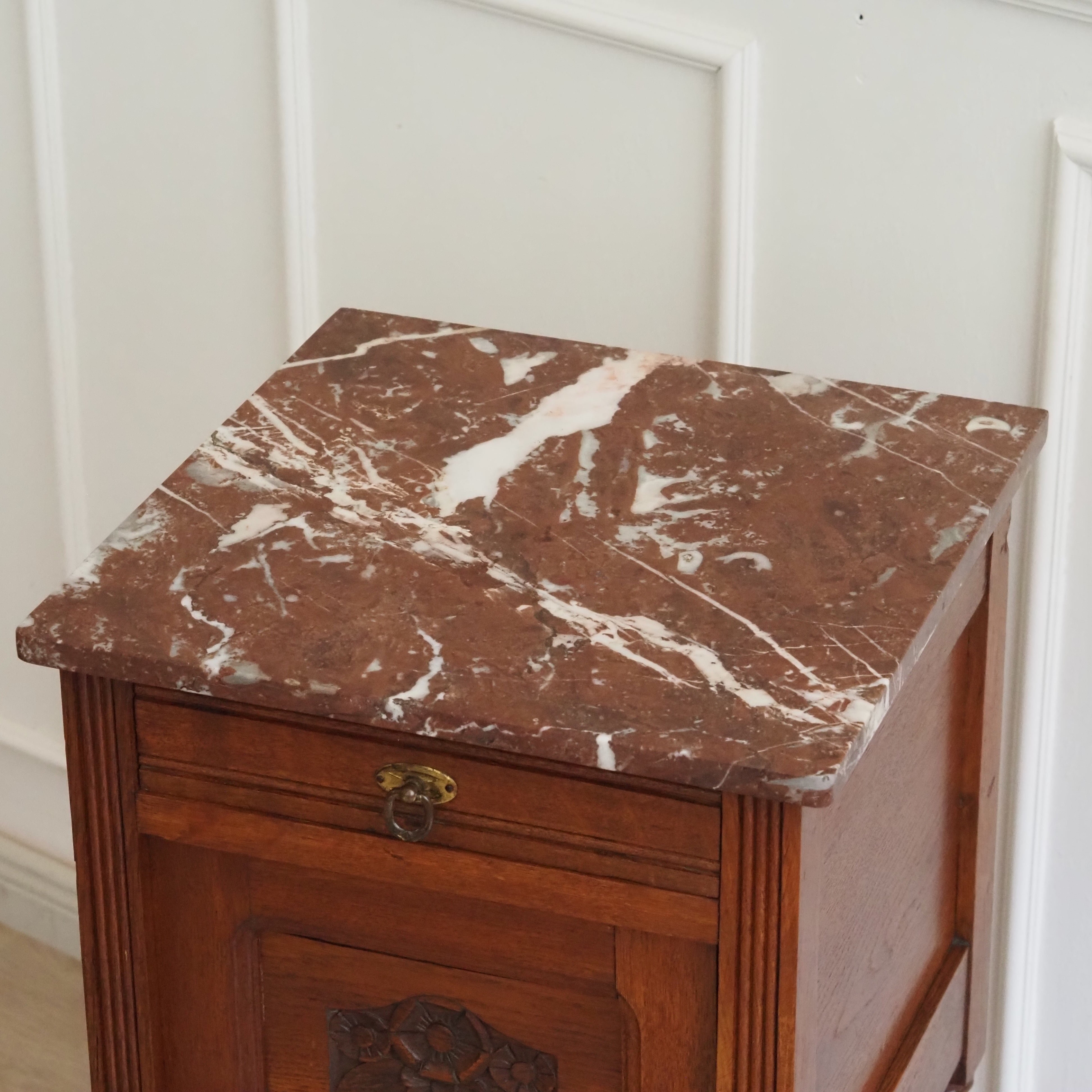 Nachttisch Eiche Marmorplatte antik um 1920 Louis-XVI-Stil
