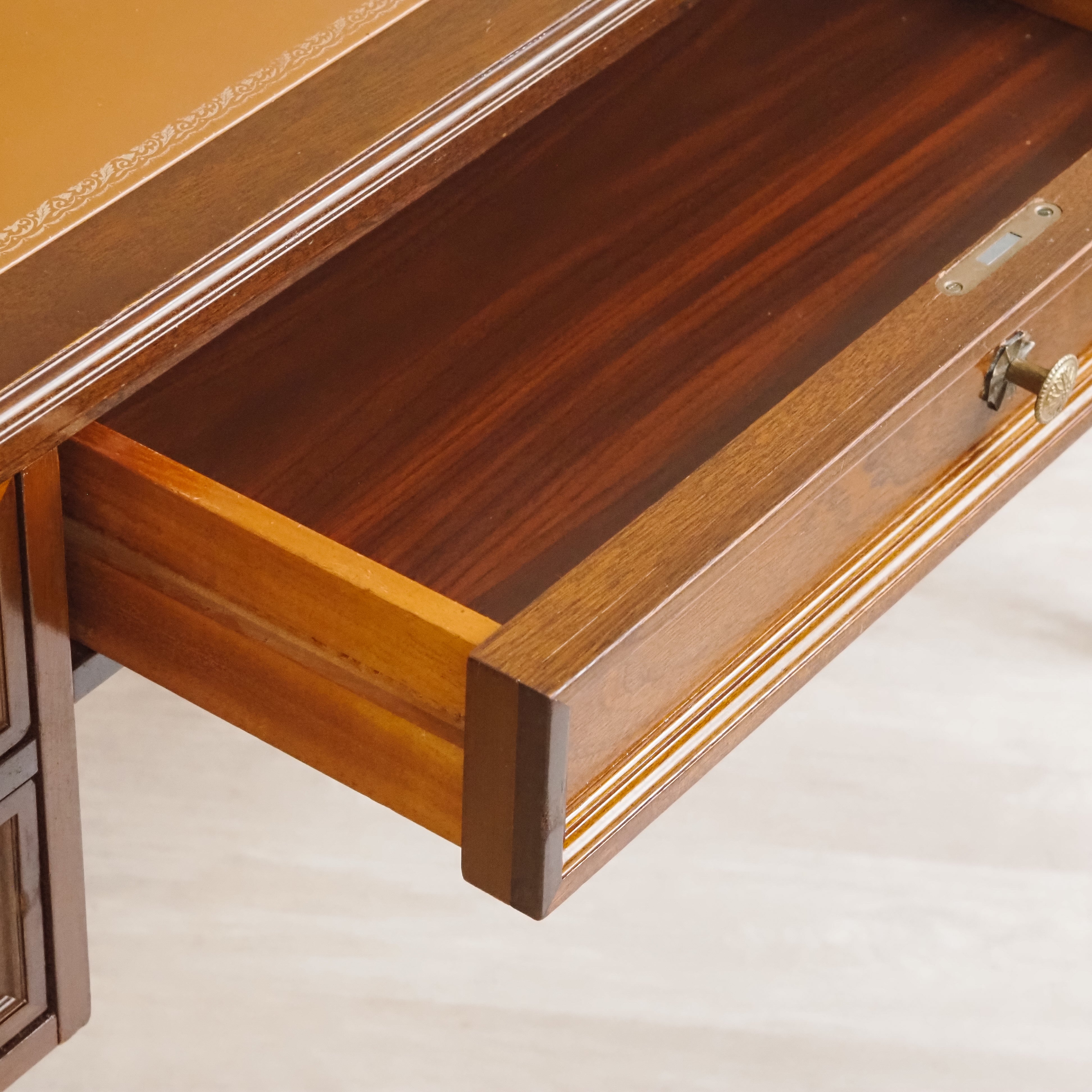 Schreibtisch Louis XVI Stil Mahagoni Lederauflage ausziehbar Bureau