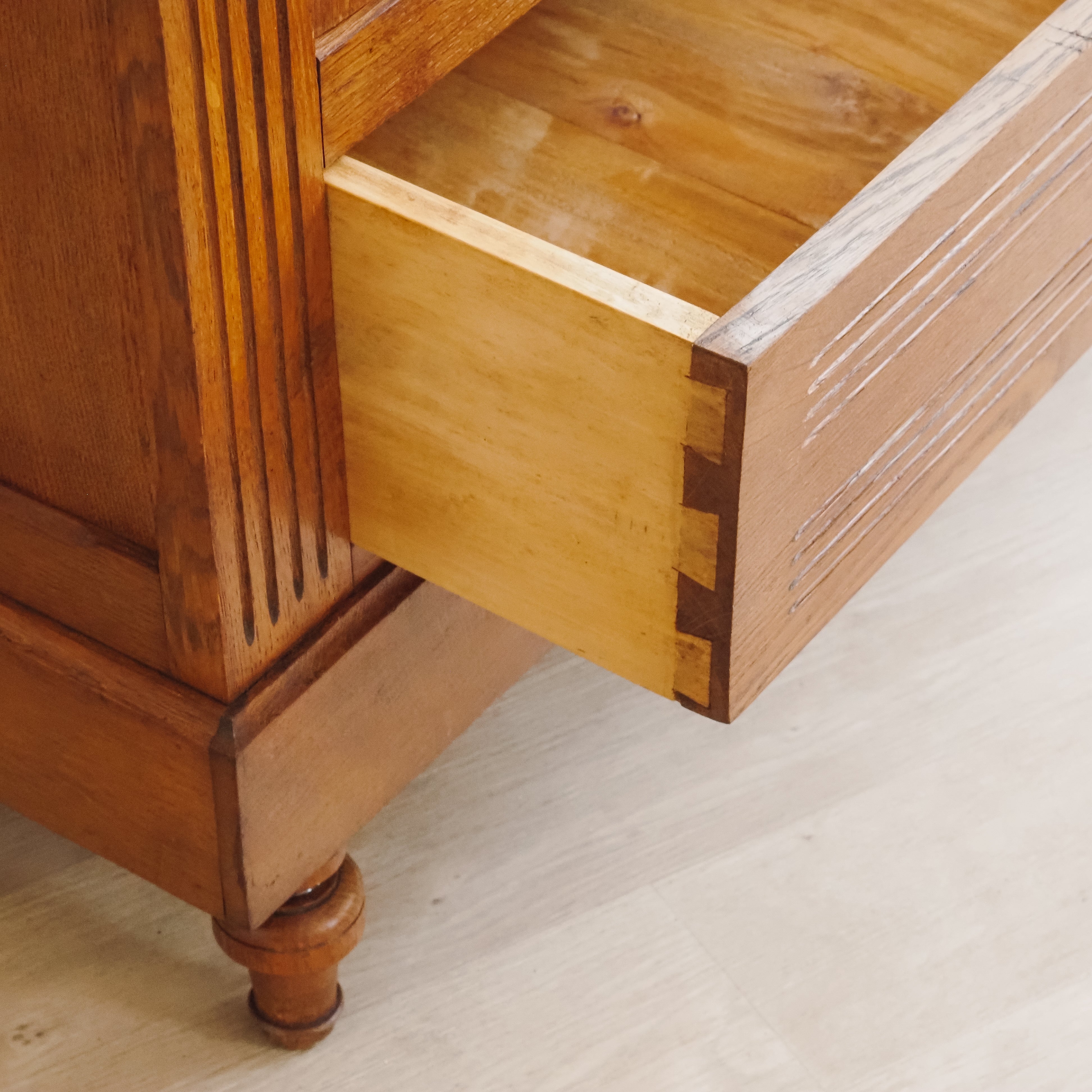 Antiker Spiegelschrank Eiche Louis XVI um 1900