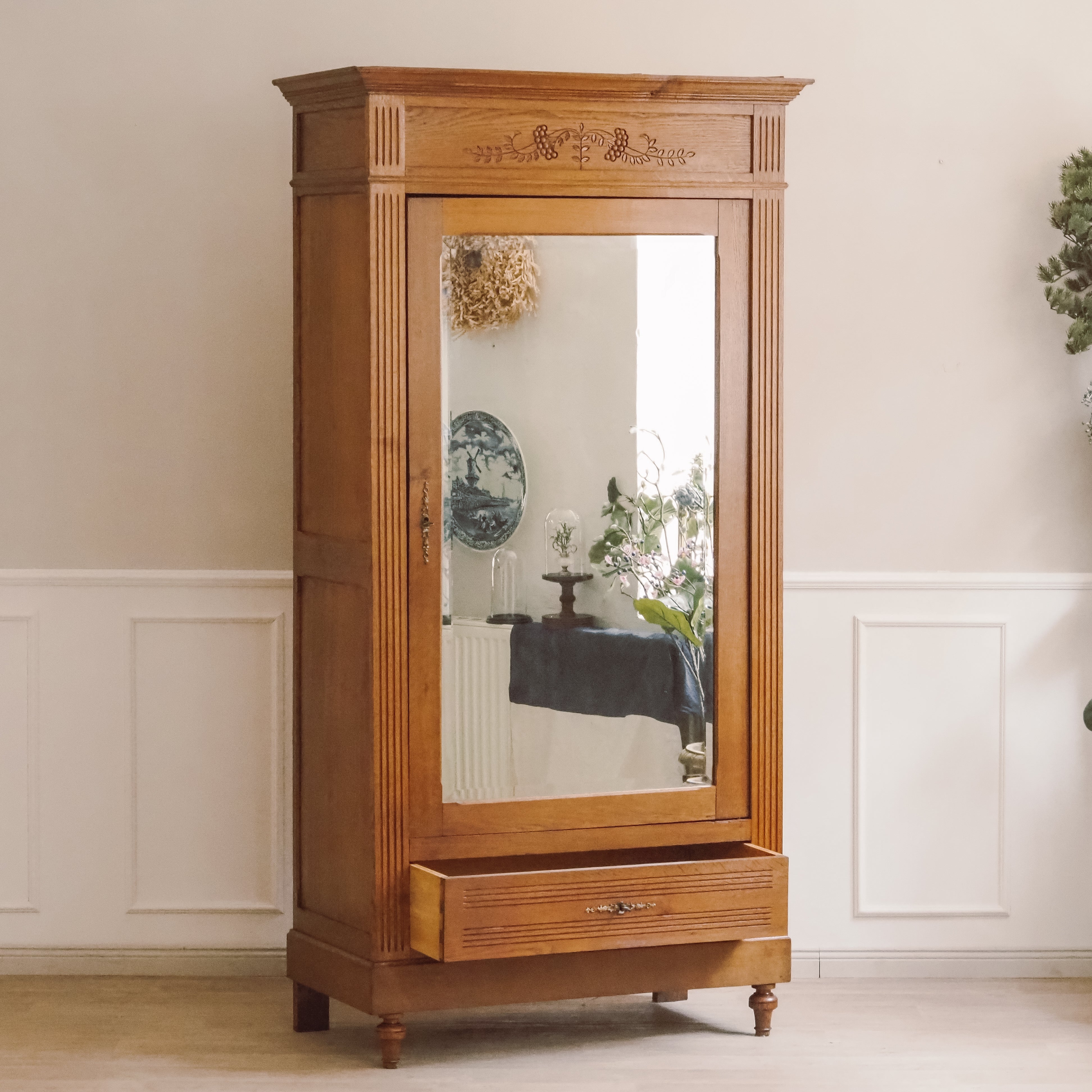 Antiker Spiegelschrank Eiche Louis XVI um 1900