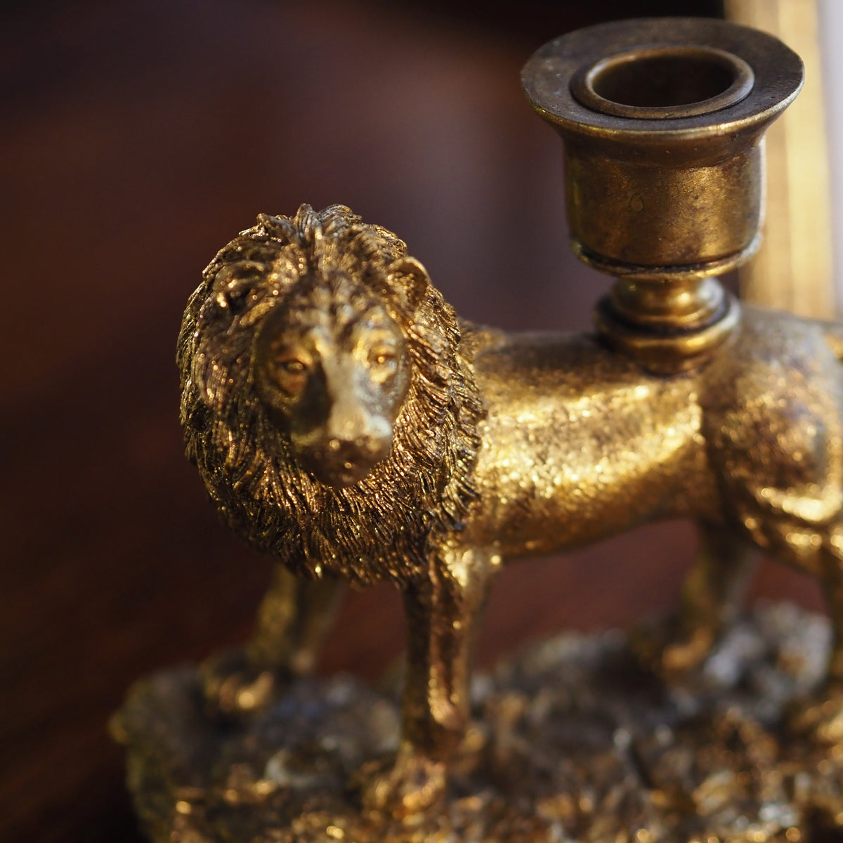 Kerzenleuchter Löwe · Animalier-Figur in Altgold-Optik