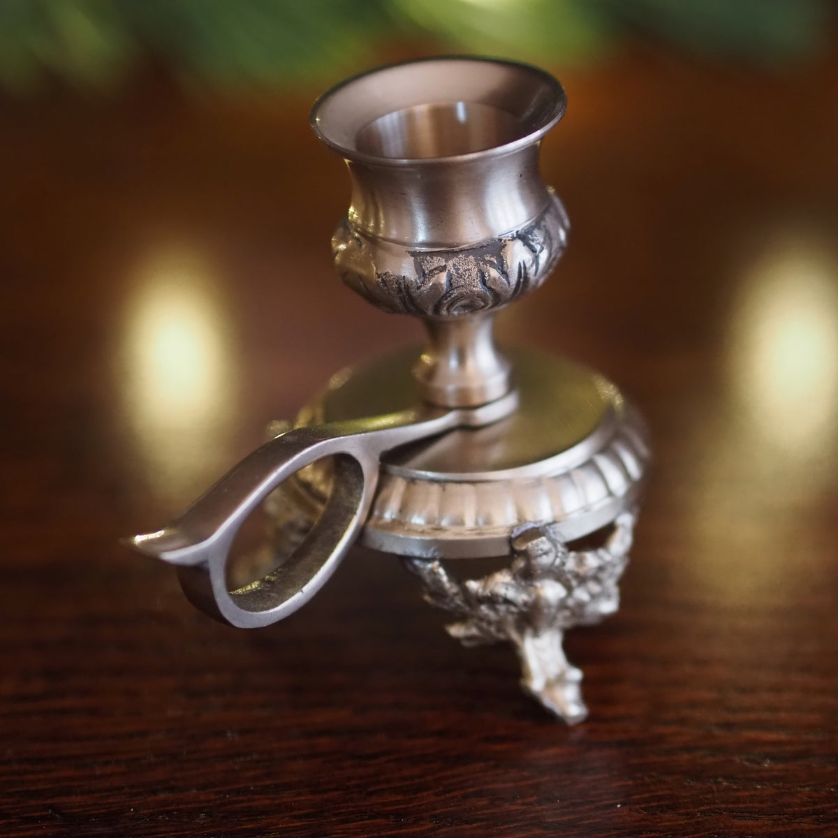 Kammerleuchter Goldfarben · Ringgriff, Rosenrelief, Zierfüße