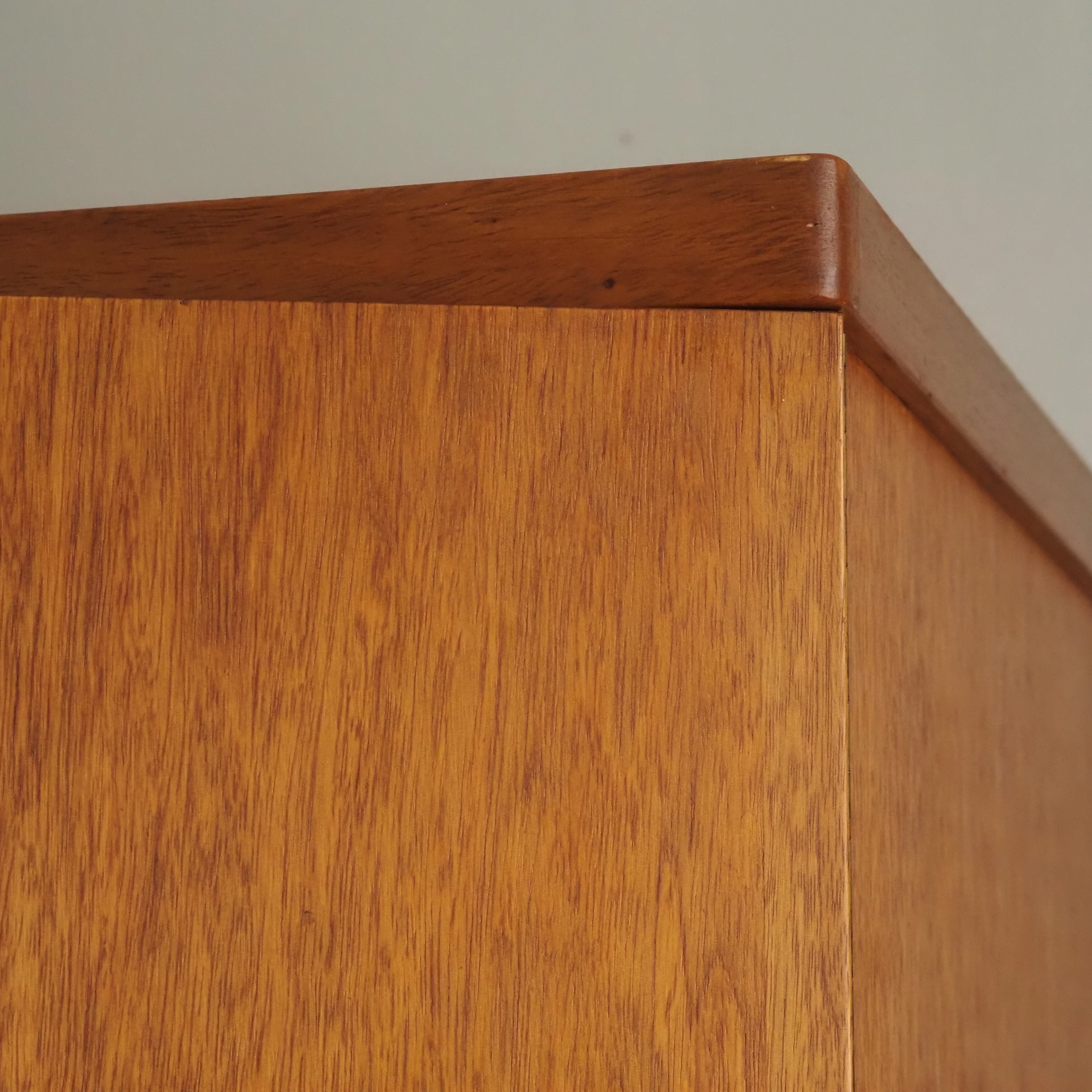 Midcentury Kleiderschrank aus Limbaholz um 1960
