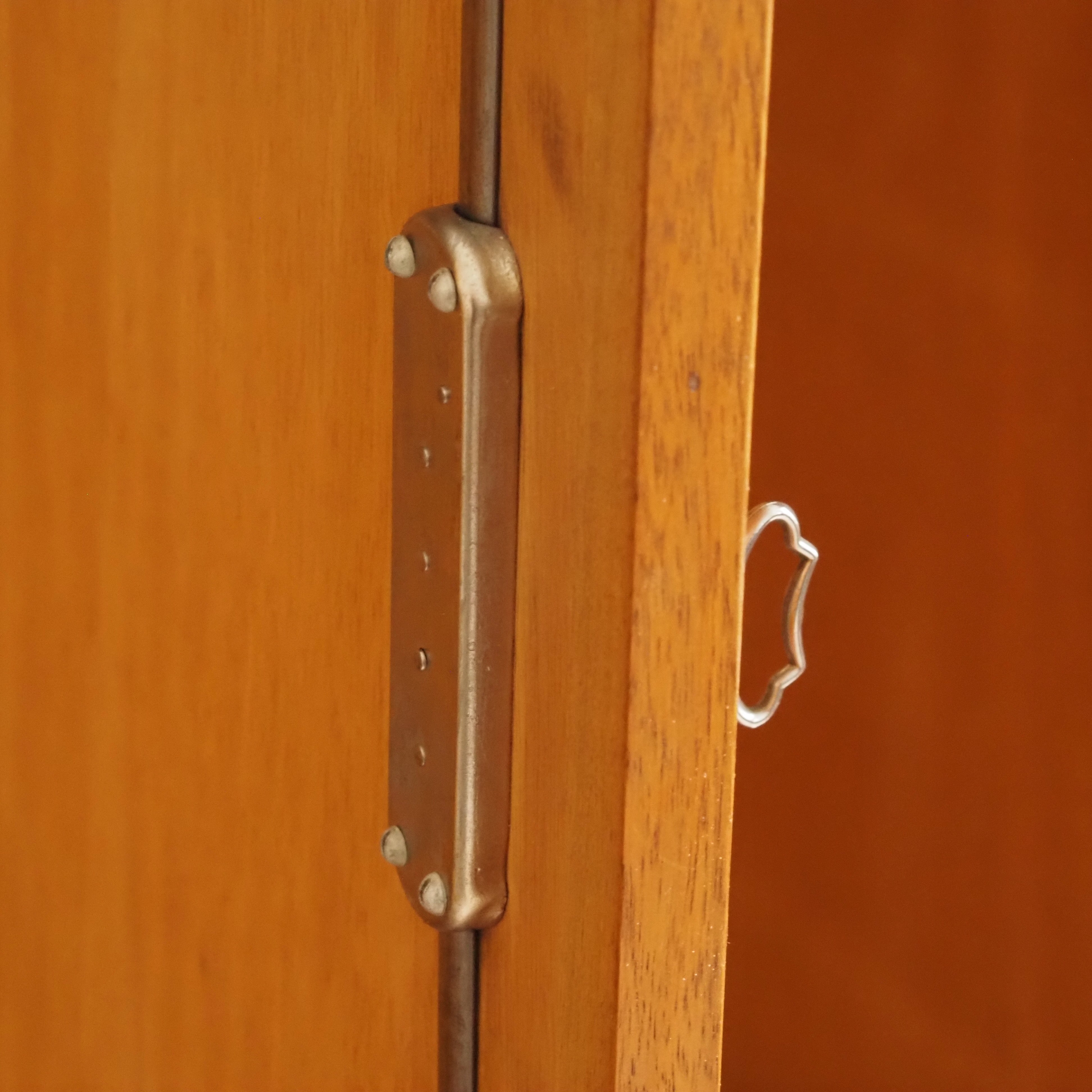 Midcentury Kleiderschrank aus Limbaholz um 1960