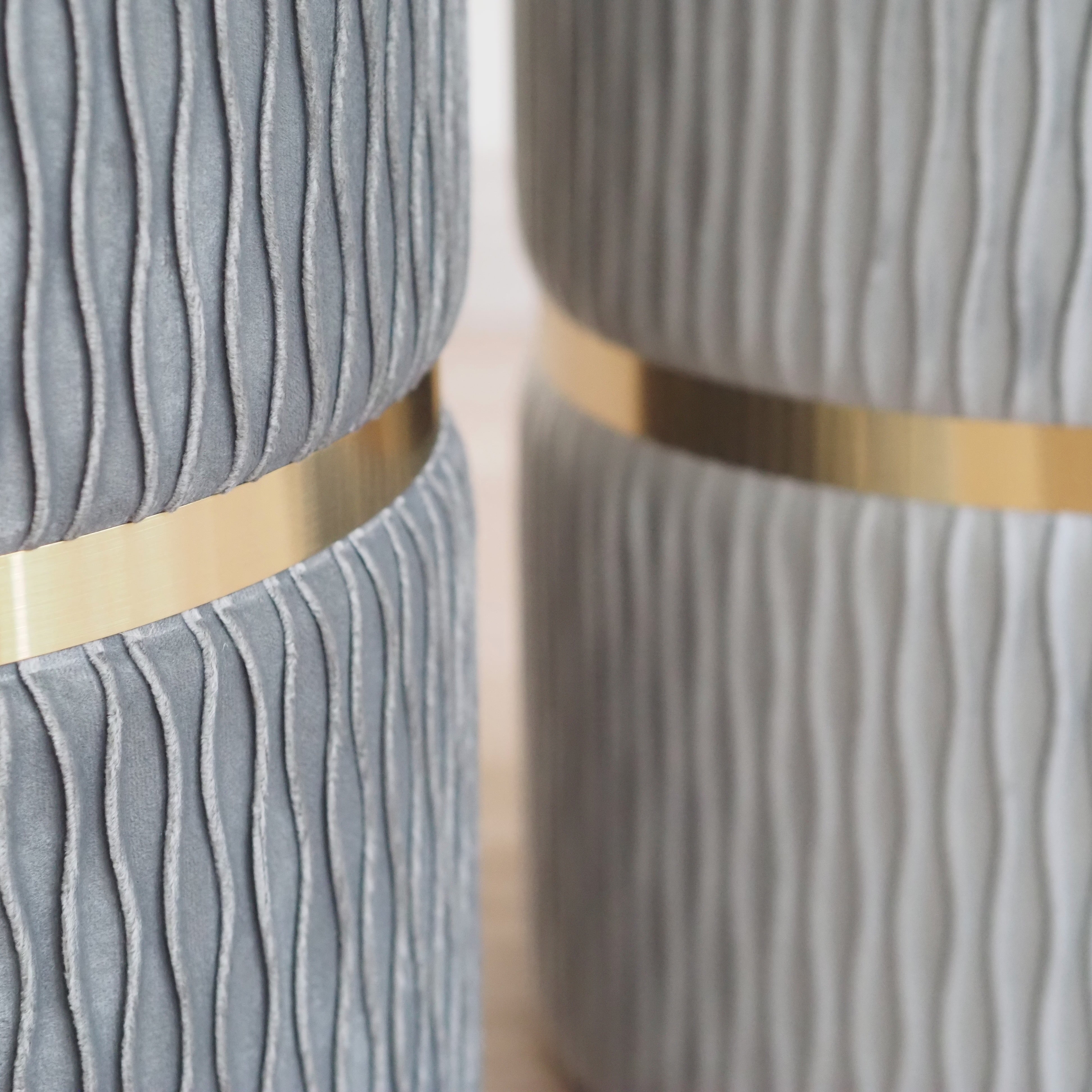 Hocker-Pouf 2er-Set · Samt mit Stauraum und Deckel in Grau-Gold