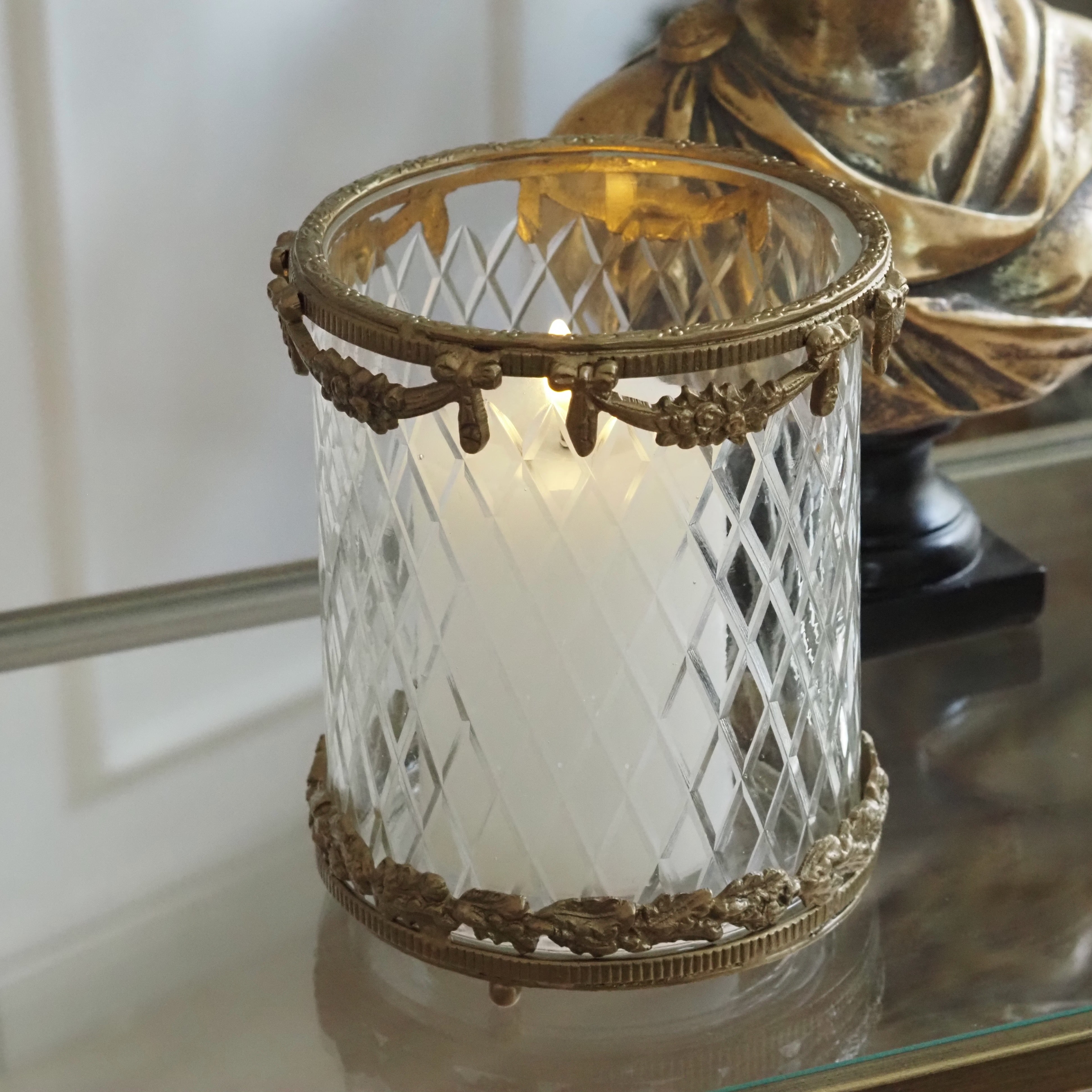 Teelichthalter Gold · Rautenschliffglas in neoklassischer Metallfassung