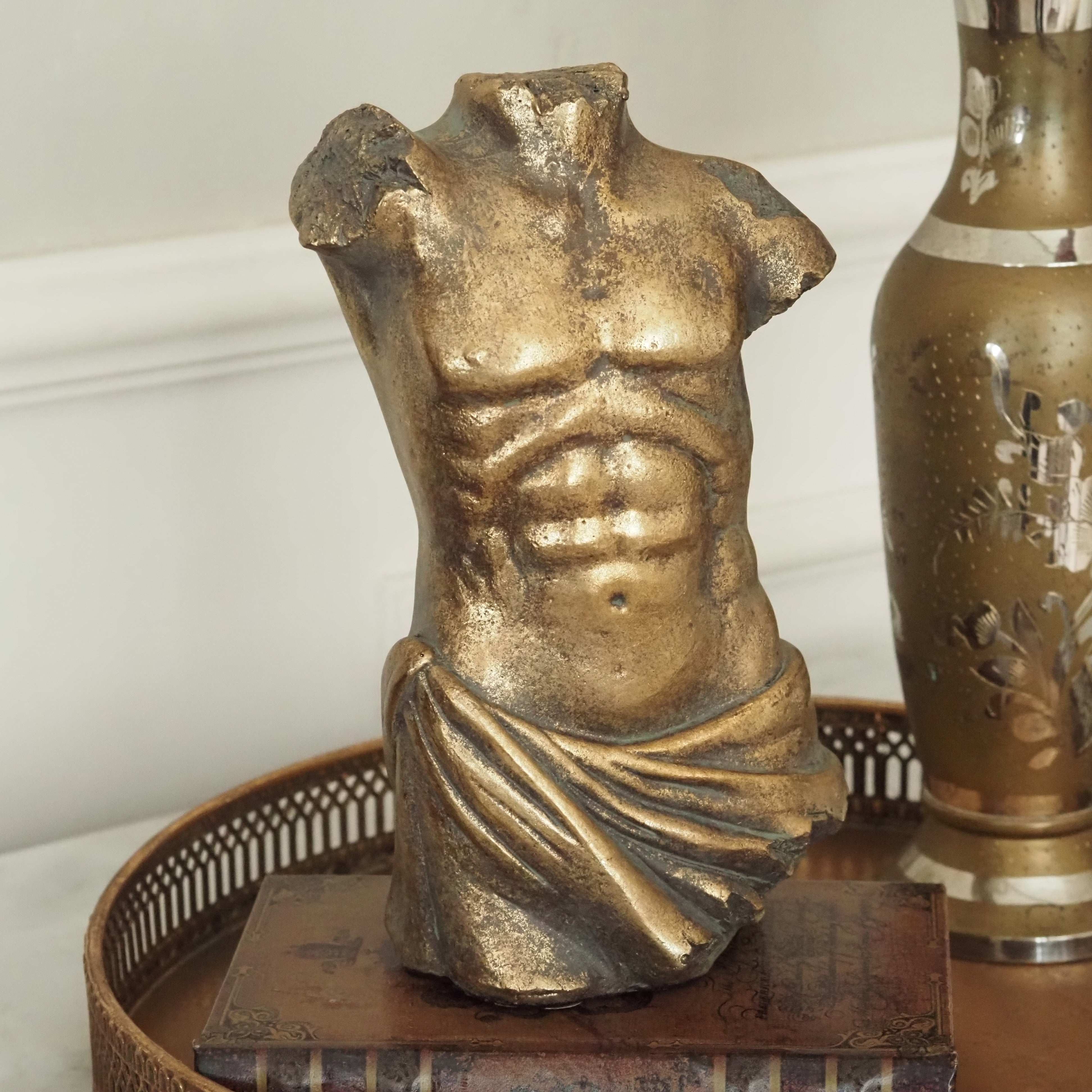 Torso Gold · Männlicher Figurentorso im antikisierenden Fragmentstil