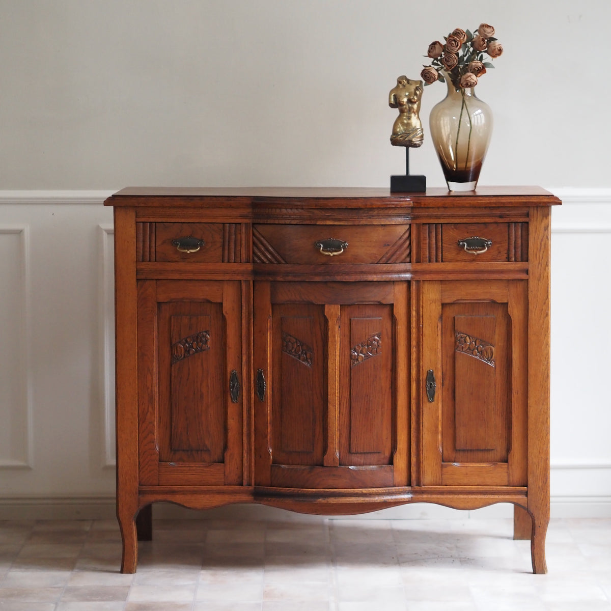 Art-Déco Sideboard Eiche um 1925 mit geschwungener Front