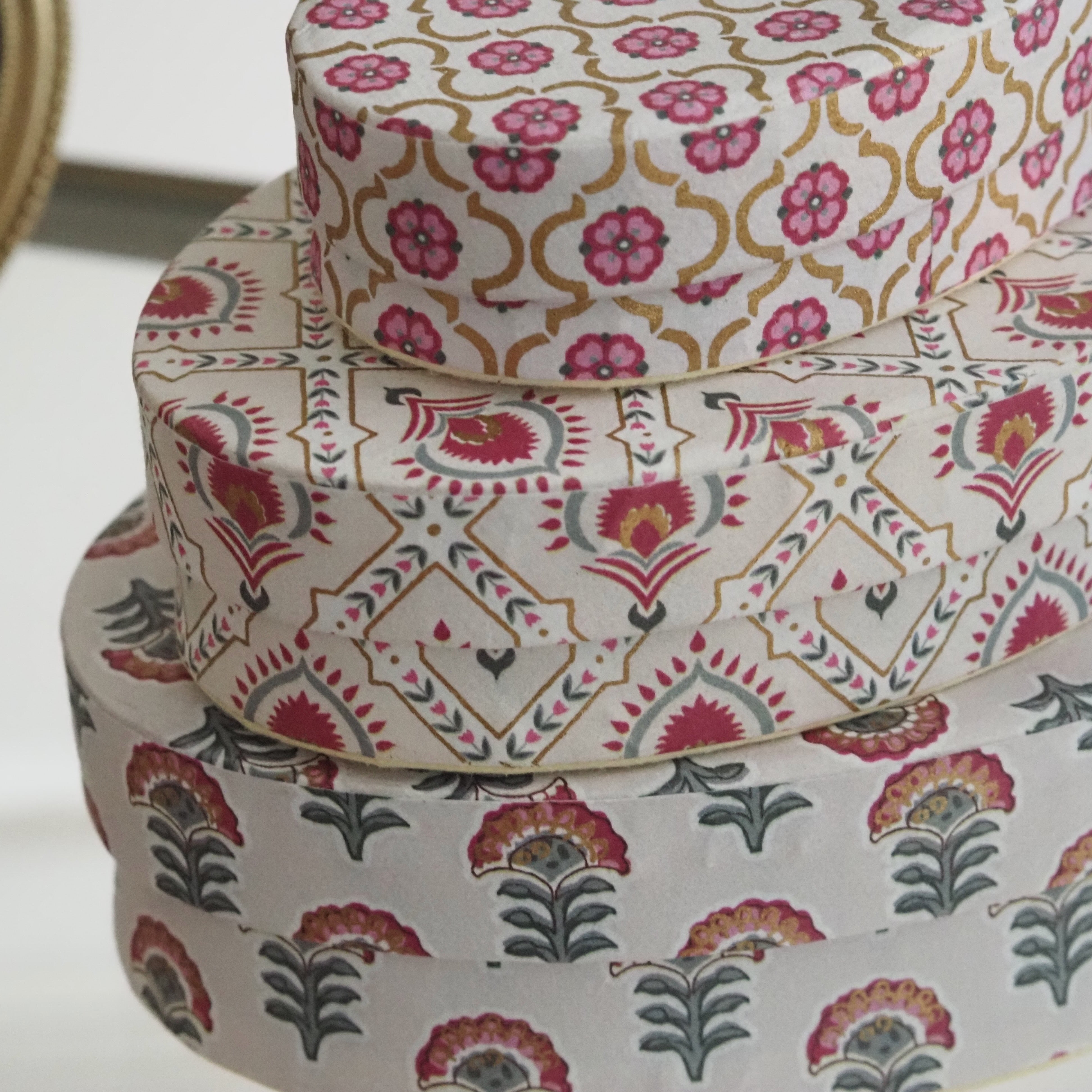Geschenkdosen Oval 3er-Set · Blockdruck-Muster in Rosa