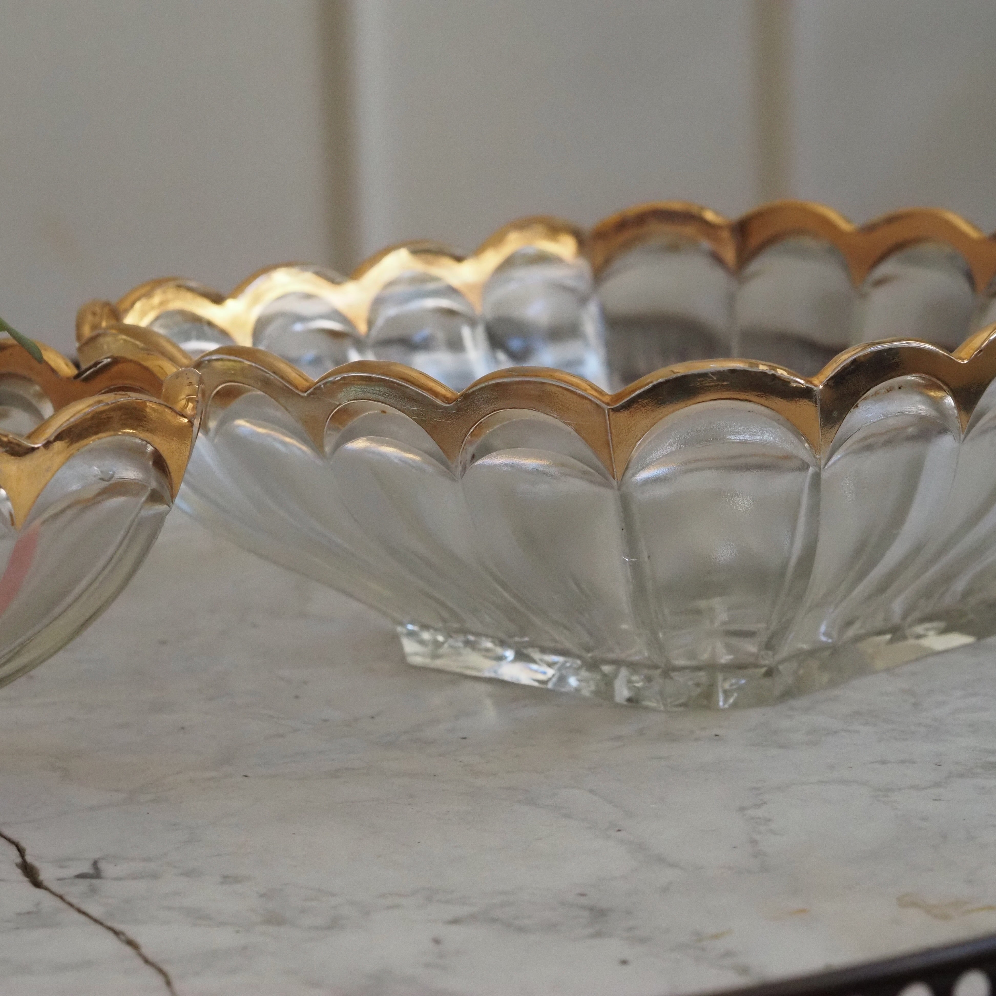 Glasschalen Set · goldgerändert · historisierende Formensprache