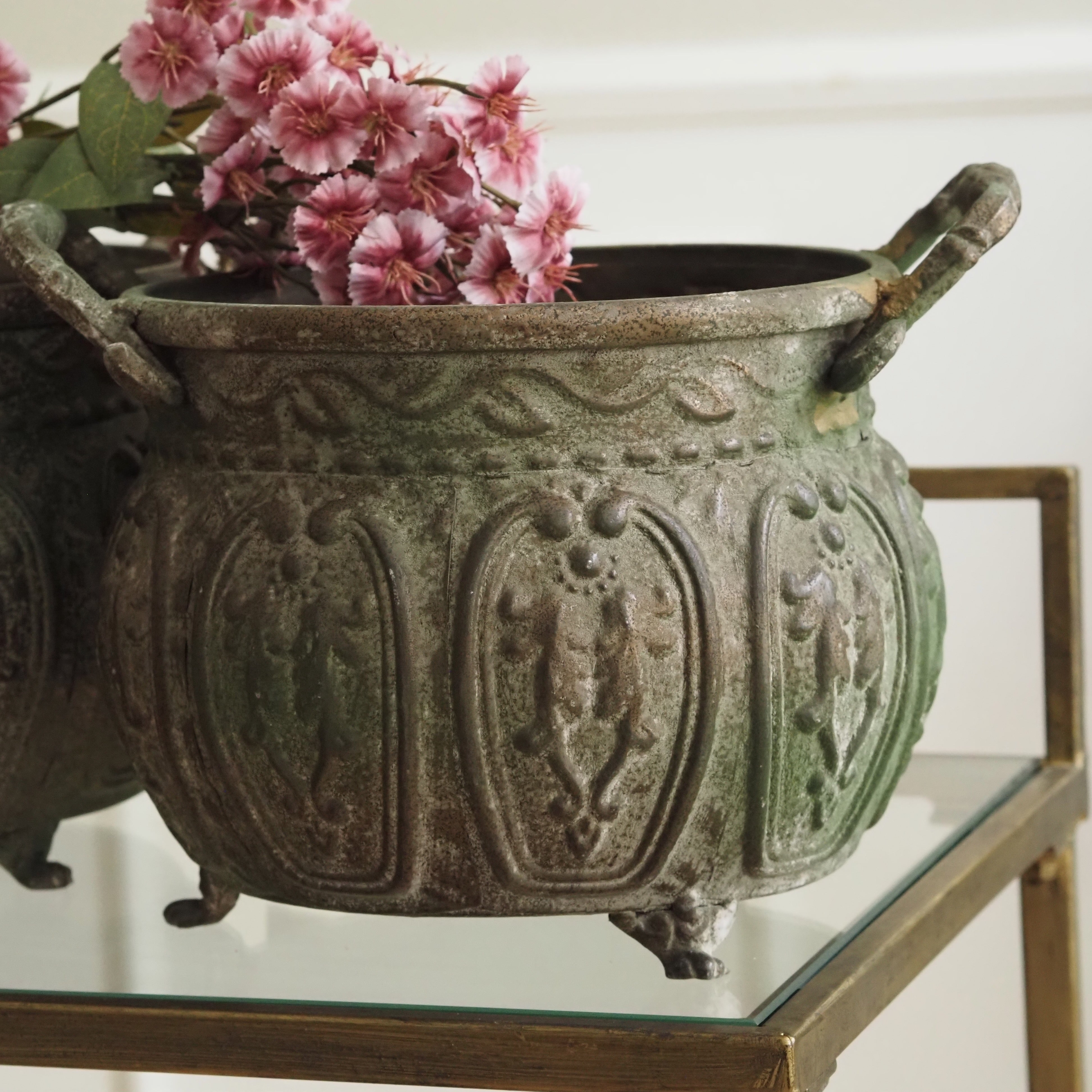 Blumentopf 2er Set aus Metall · historisierende Gartenform mit Patina