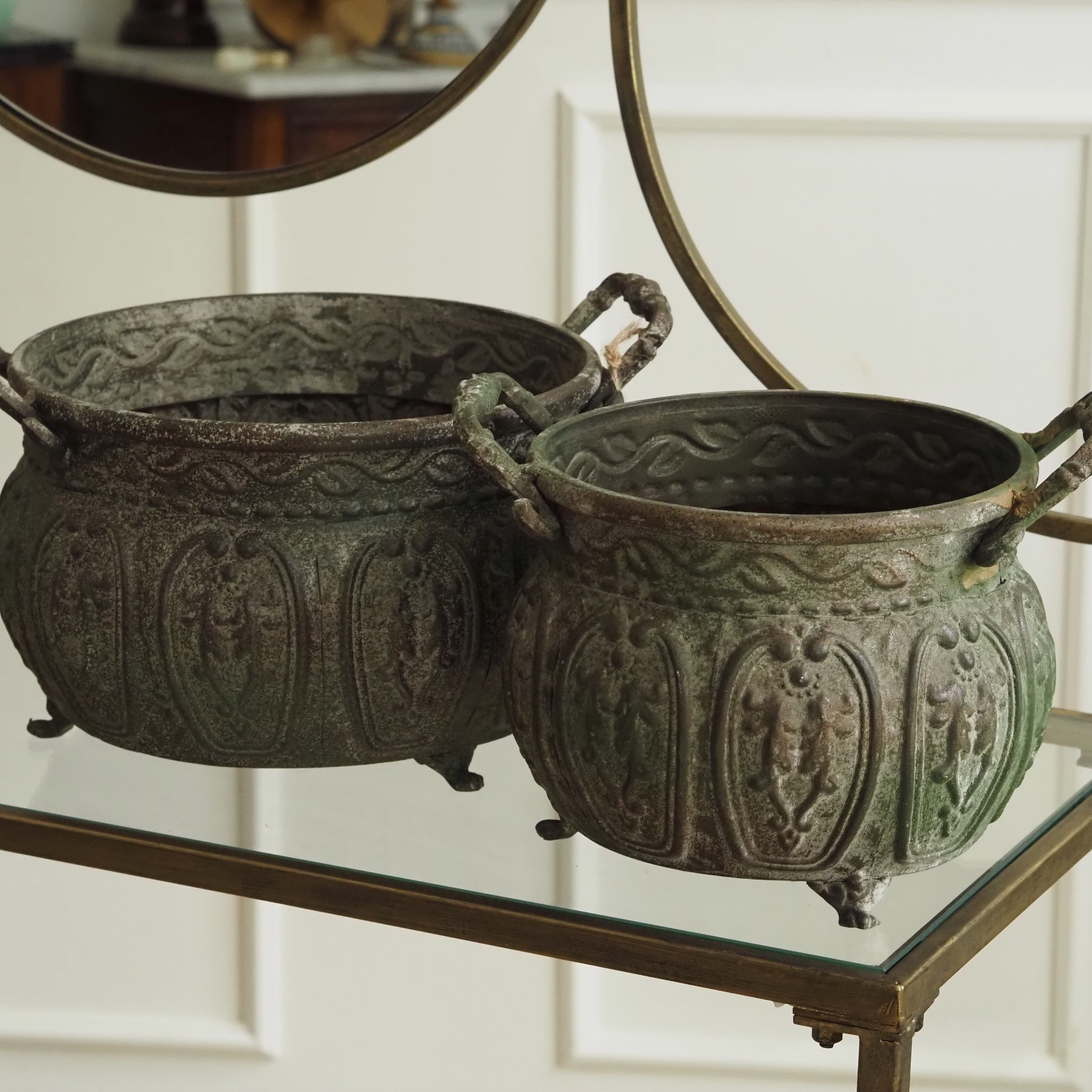 Blumentopf 2er Set aus Metall · historisierende Gartenform mit Patina