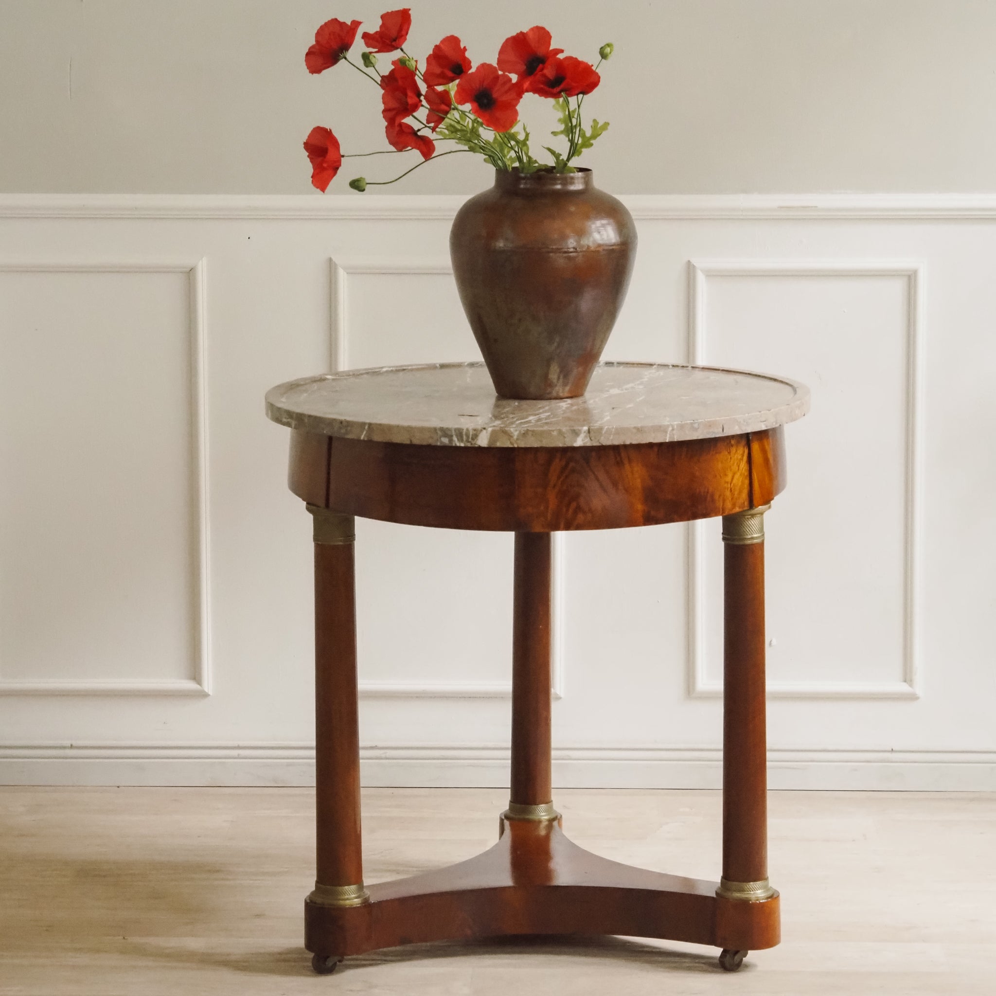 Französischer Empire Säulentisch mit Marmorplatte - Antiker Beistelltisch rund