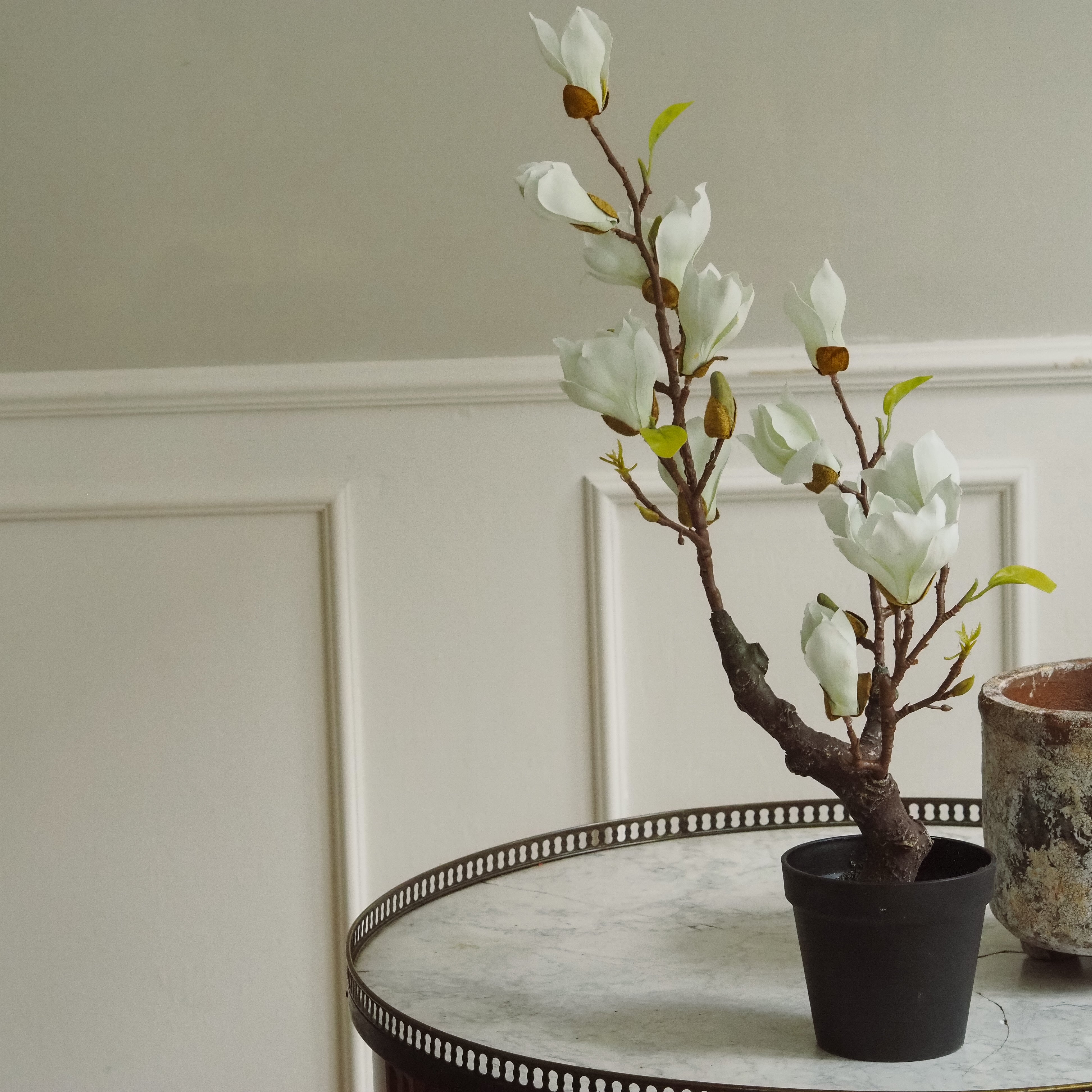 Magnolienzweig Weiß-Creme · Naturalistischer Blütenzweig mit Knospen
