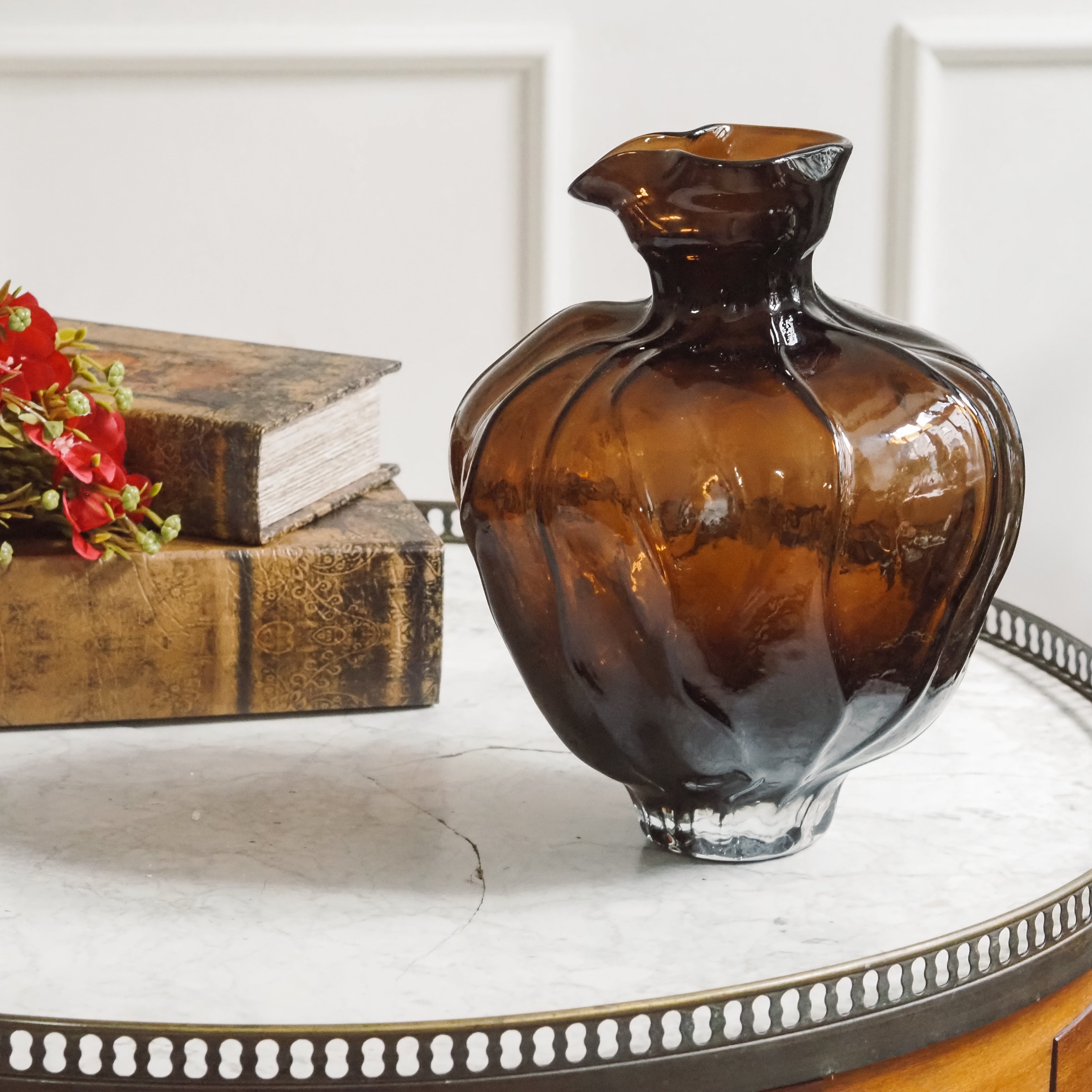 Vase Liv S · Organisch geformtes Glas in Bernstein-Rauch-Optik