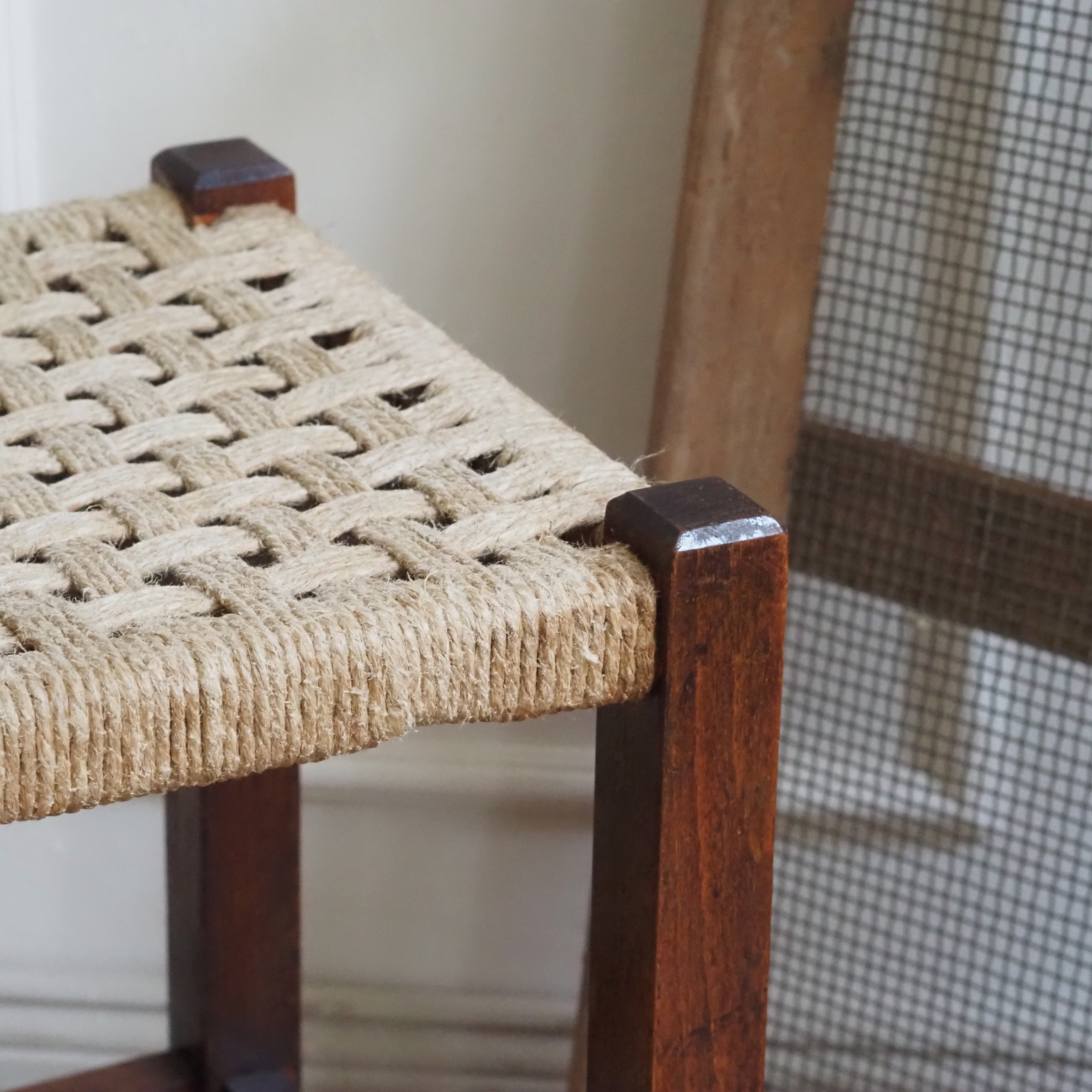 Hocker im Bauhaus-Stil mit Jutegeflecht Hartholz um 1940