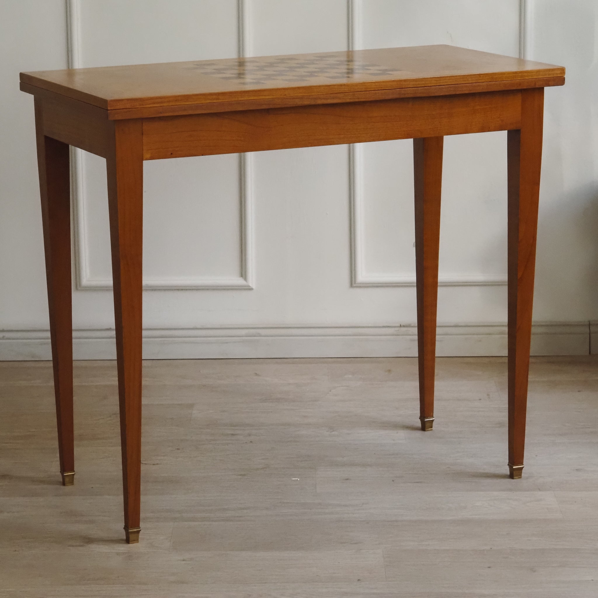 Vintage Spieltisch / Klapptisch mit Schachfeld und Lederauflage - Konsolentisch Antik