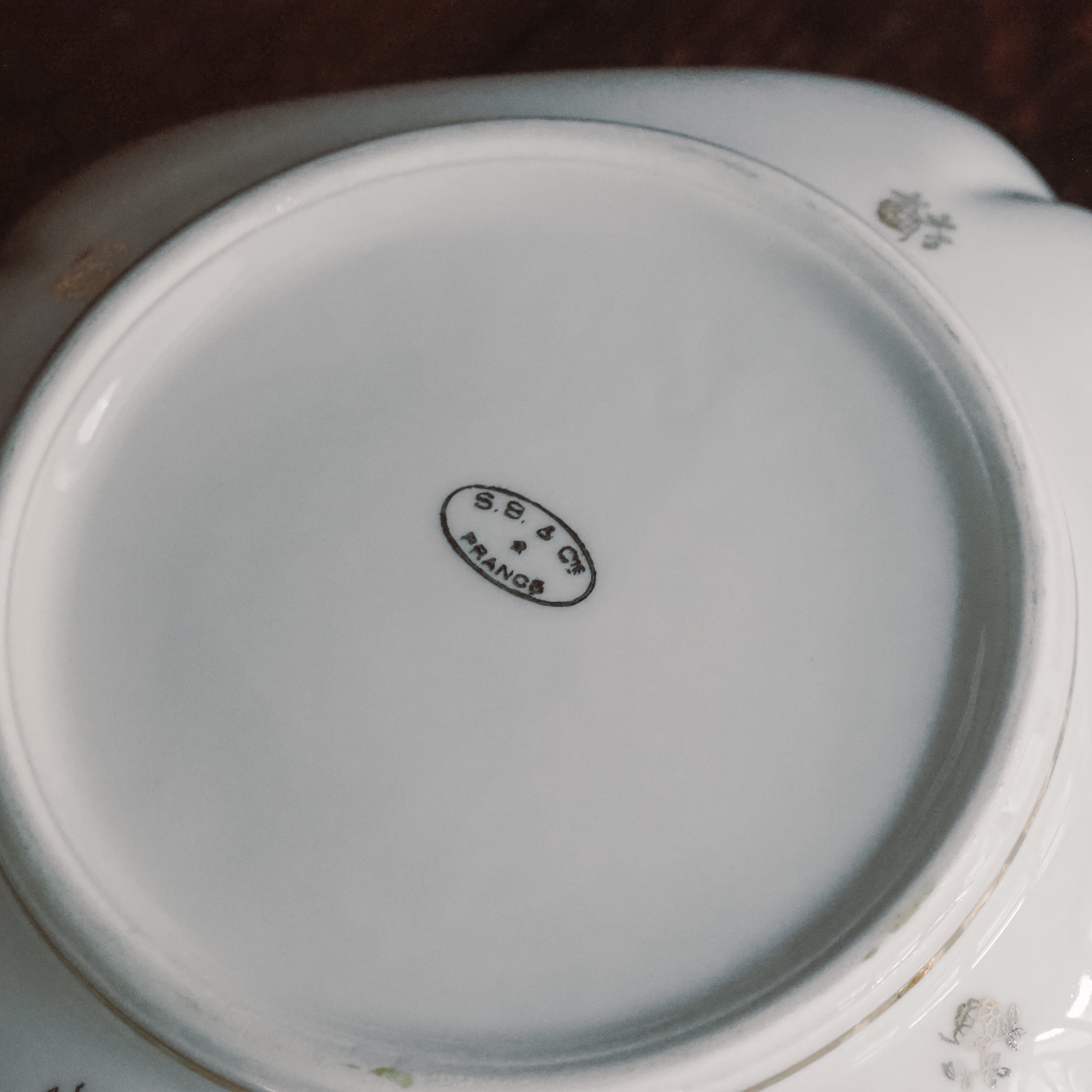 Antike Porzellanschale mit Golddekor – französisches Porzellan um 1900–1930