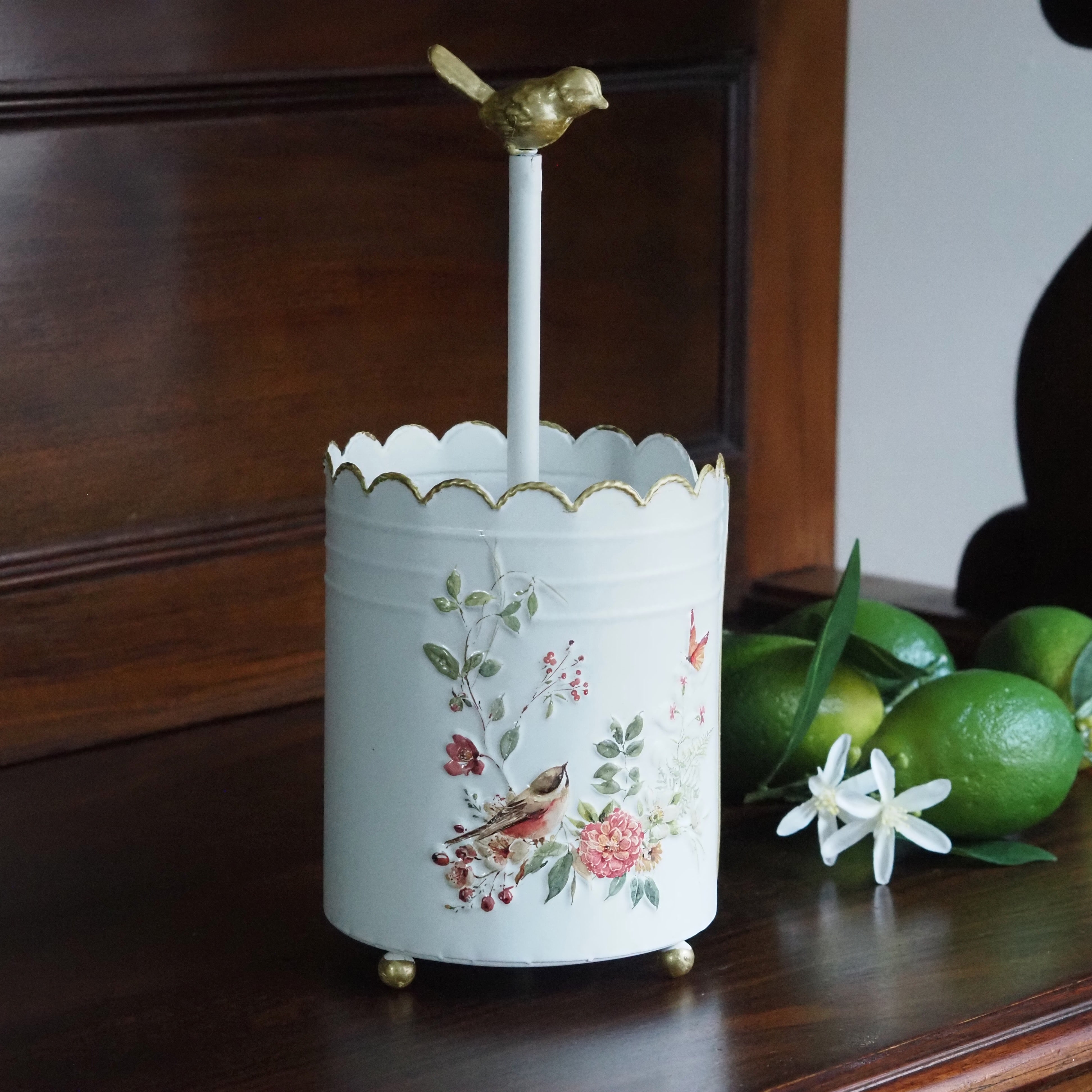 Küchenrollenhalter Weiß · Metall mit floralem Reliefdekor und Vogel-Finial