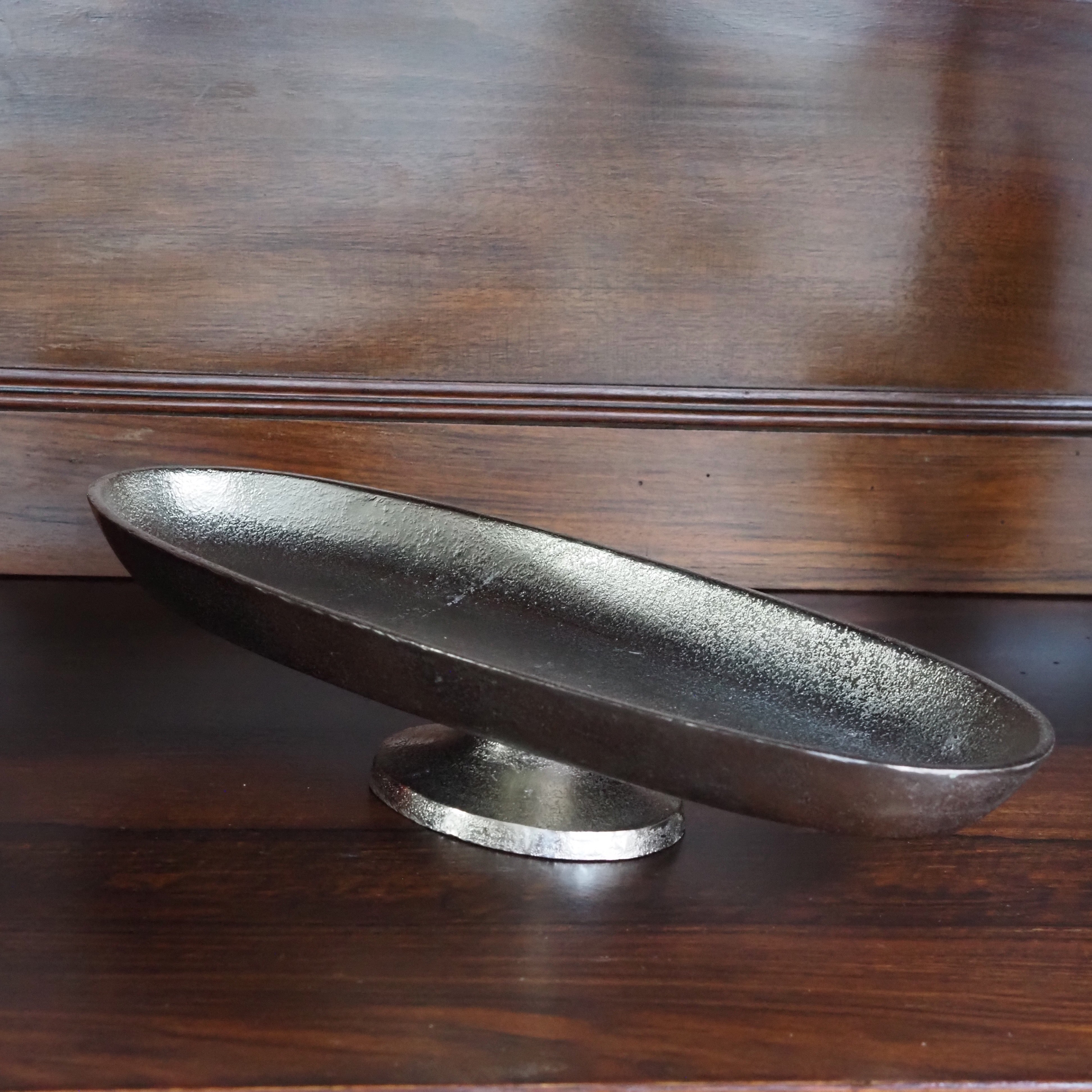 Schale GROS Silber · Ovale Fußschale aus Aluminiumguss, 39 cm