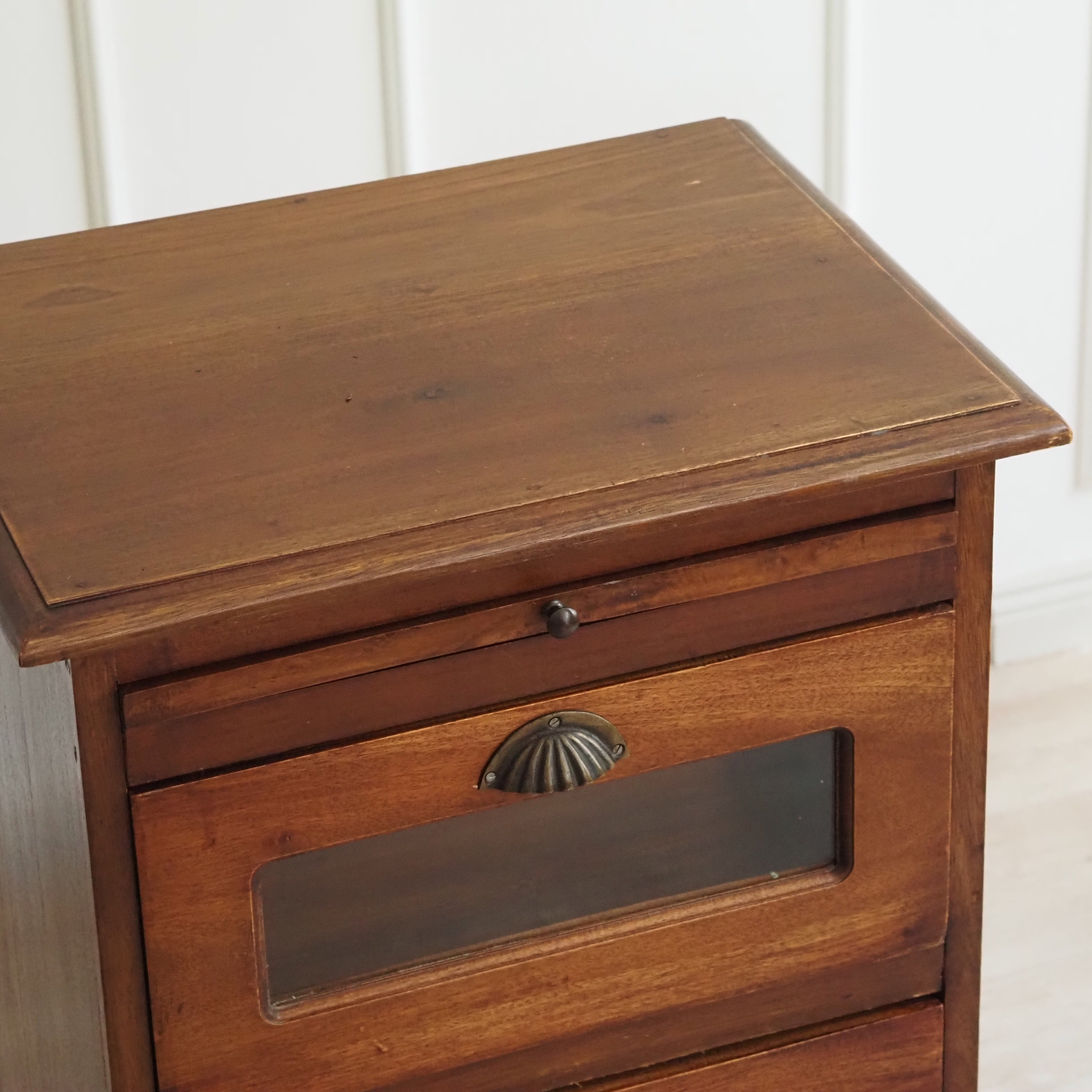 Krämerschrank Eiche mit Klappschüben, um 1900