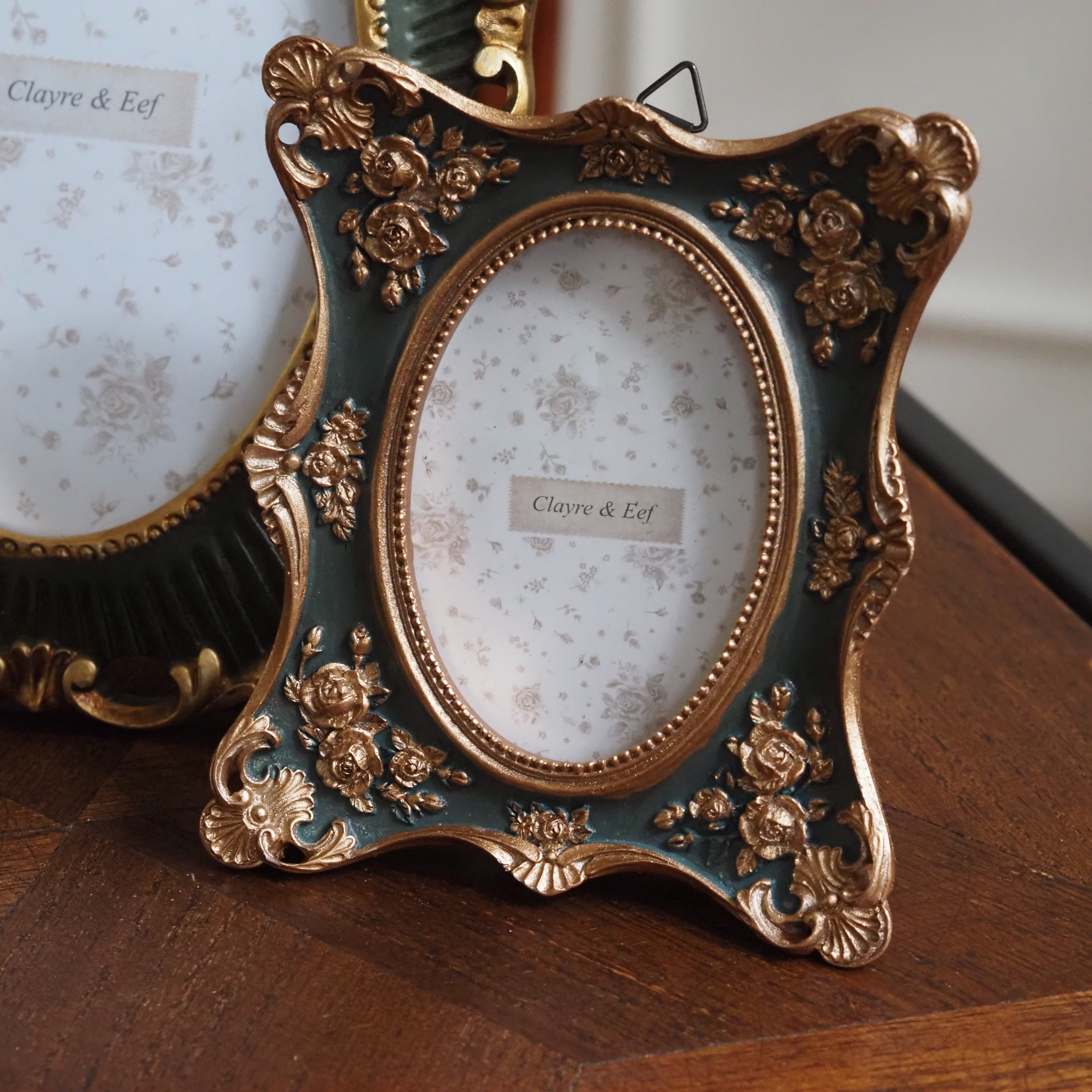 Ornamentierter Bilderrahmen Grün-Gold · historisierende Rahmenform · Varianten S–M