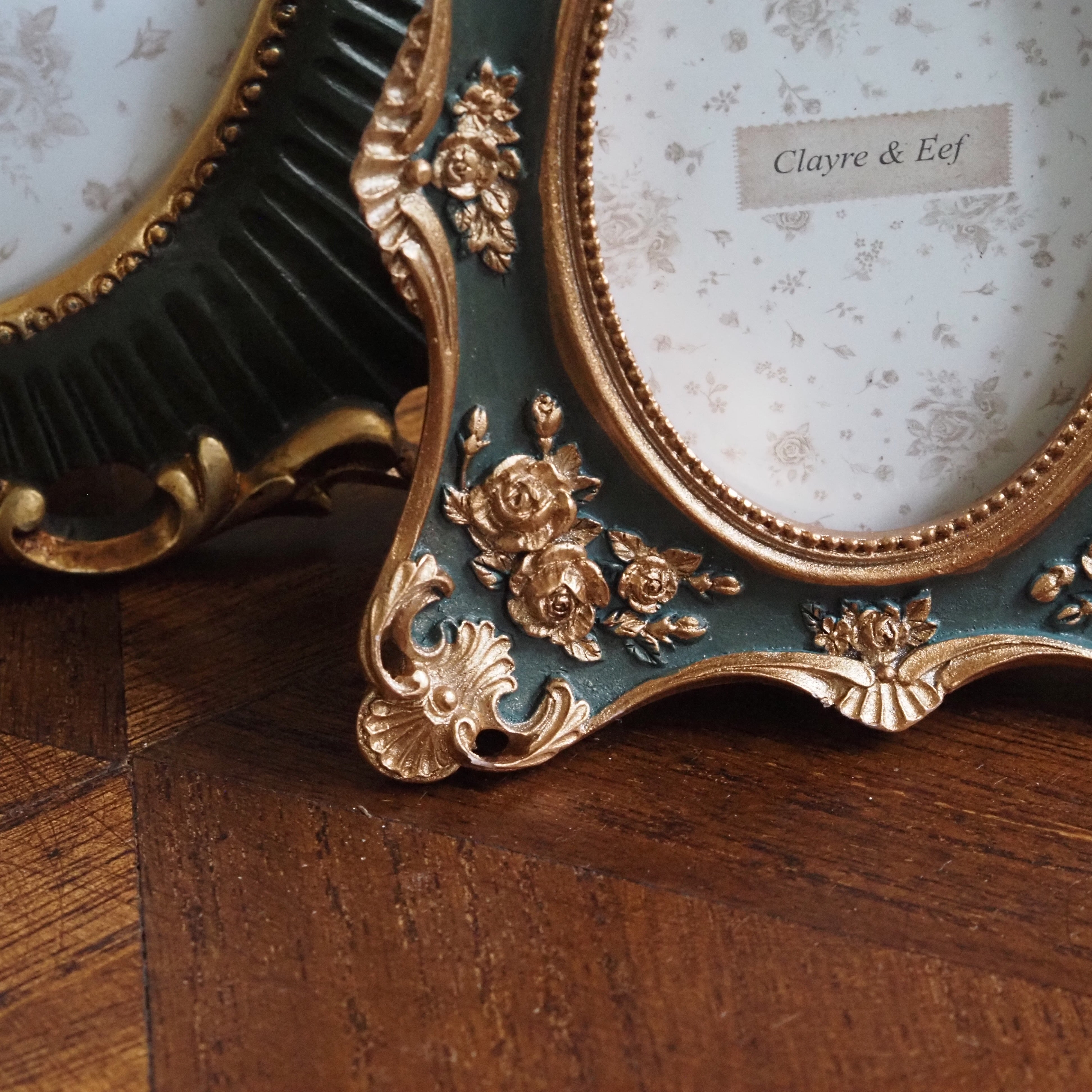 Ornamentierter Bilderrahmen Grün-Gold · historisierende Rahmenform · Varianten S–M