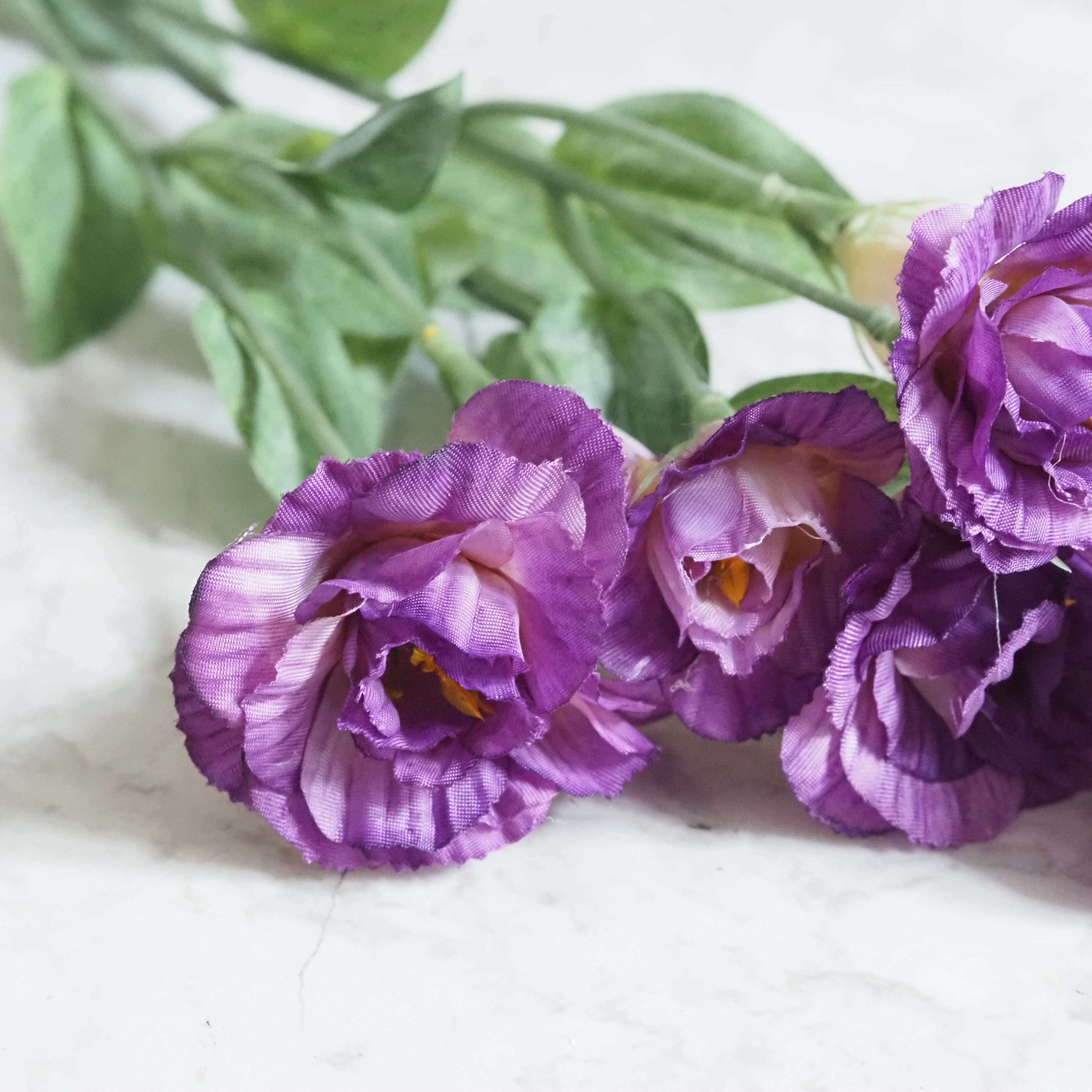 Lisianthus-Zweig Violett · Mehrblütiger Zweig mit Knospen, 71 cm