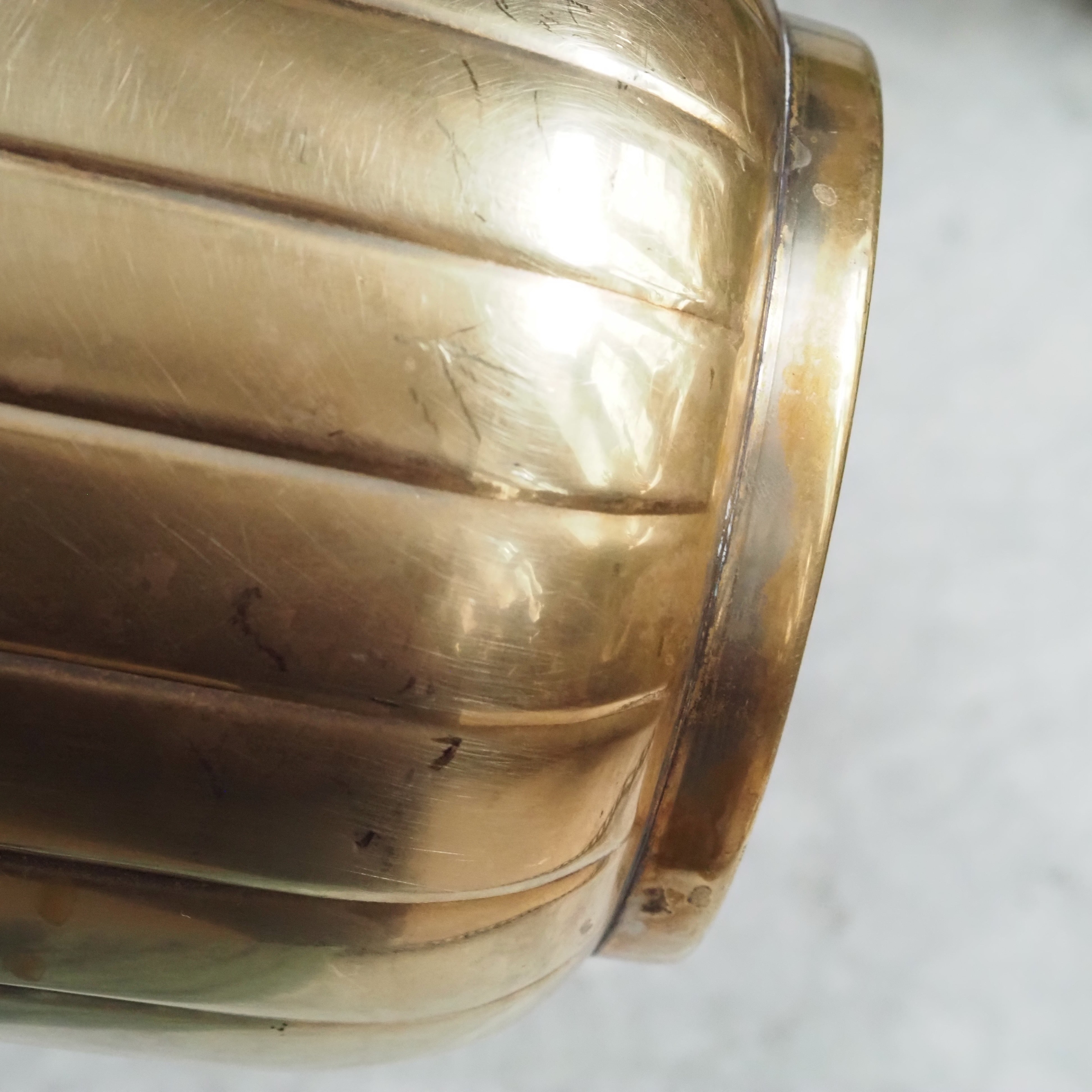 Champagnerkühler Metall · historisches Tischgefäß · versilbert (abgetragen)