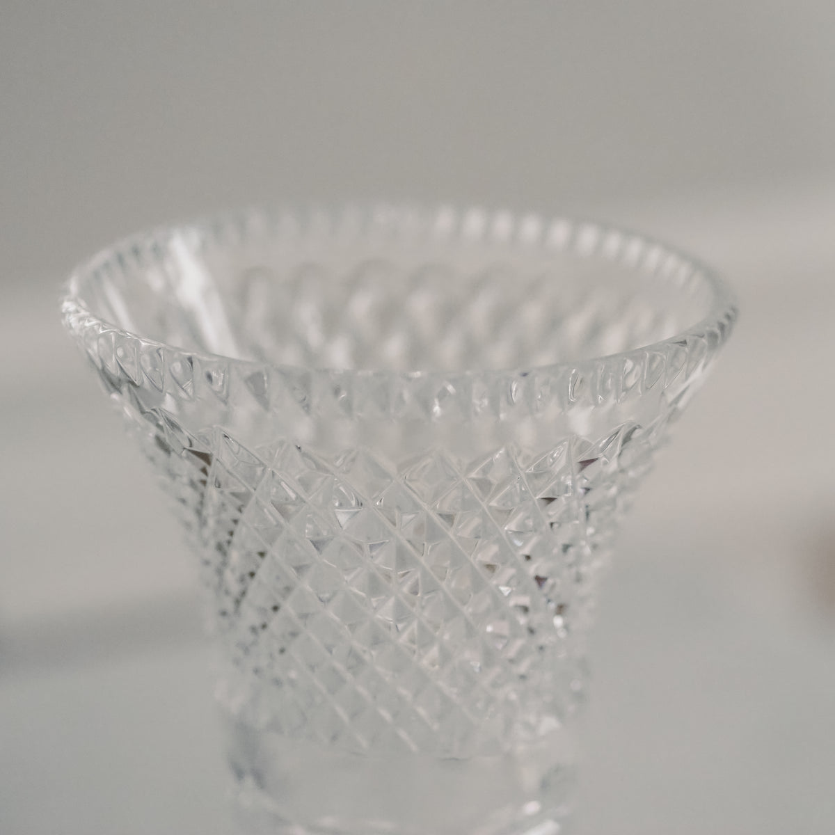 Kristallvase klar Distelform · Rautenschliff, Sternfuß