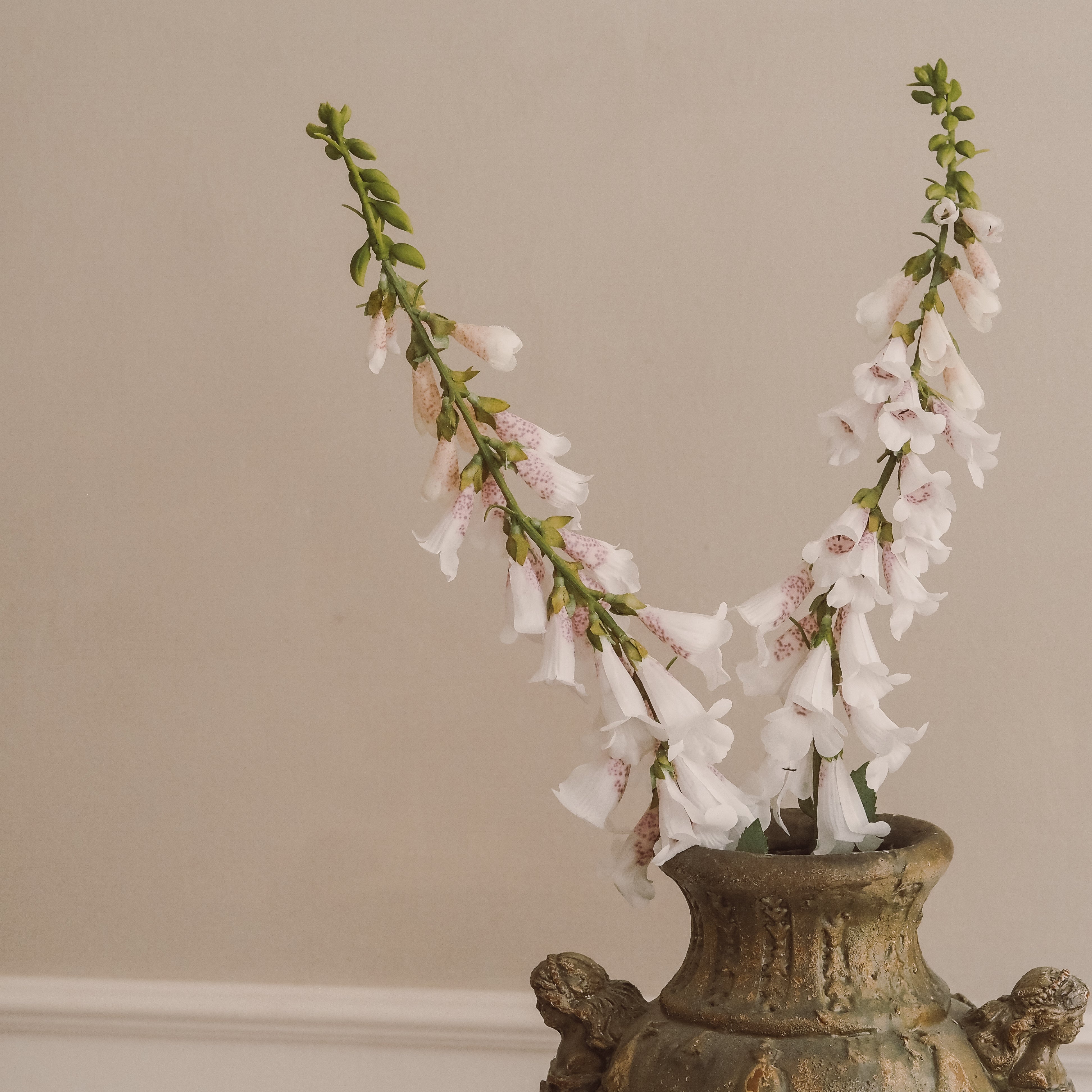 Fingerhut-Stiel Weiß · Gesprenkelte Glockenblüten im Landhausstil, 89 cm