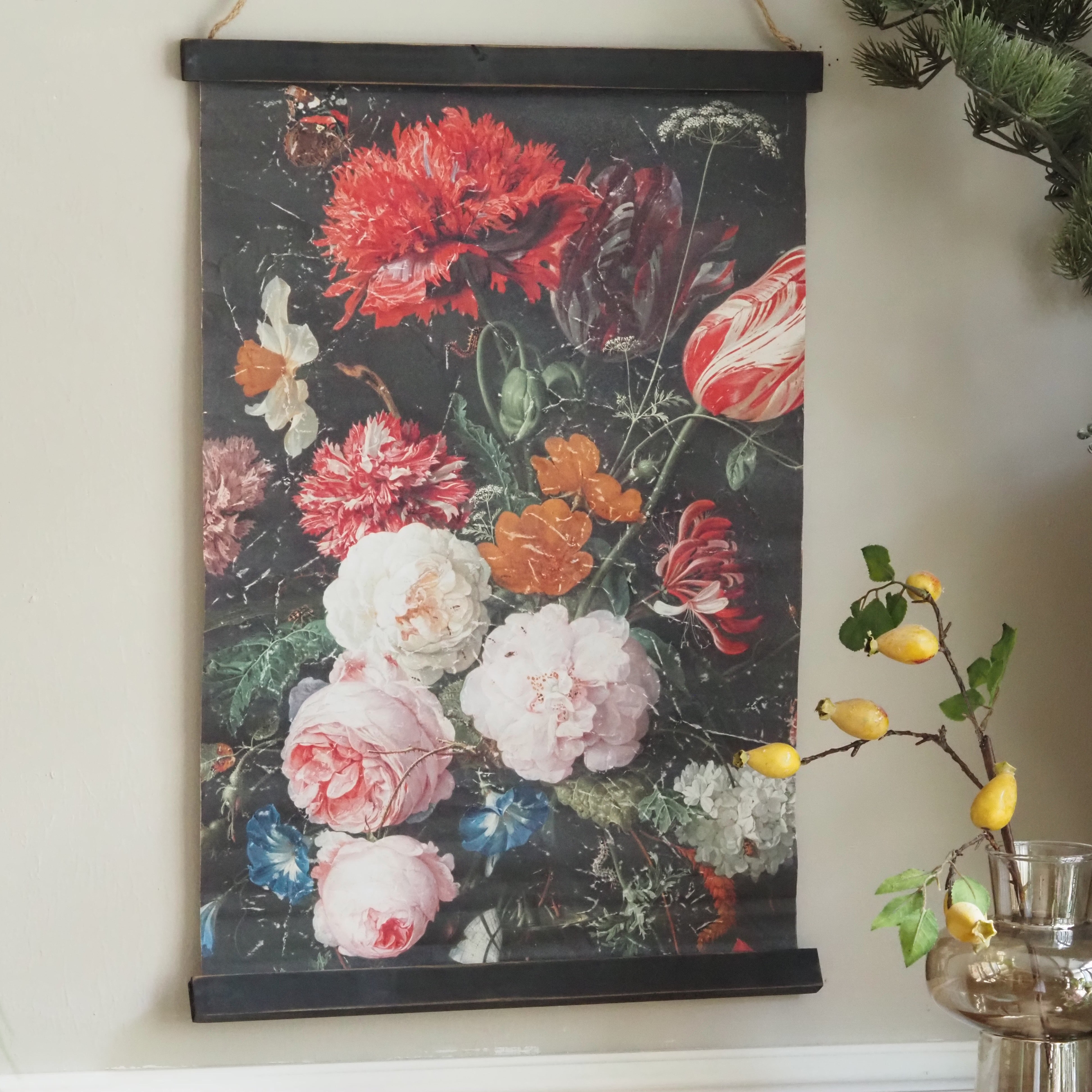 Wandbild Blumenstillleben · Barockes Floralmotiv in Craquelé-Optik an Holzleisten