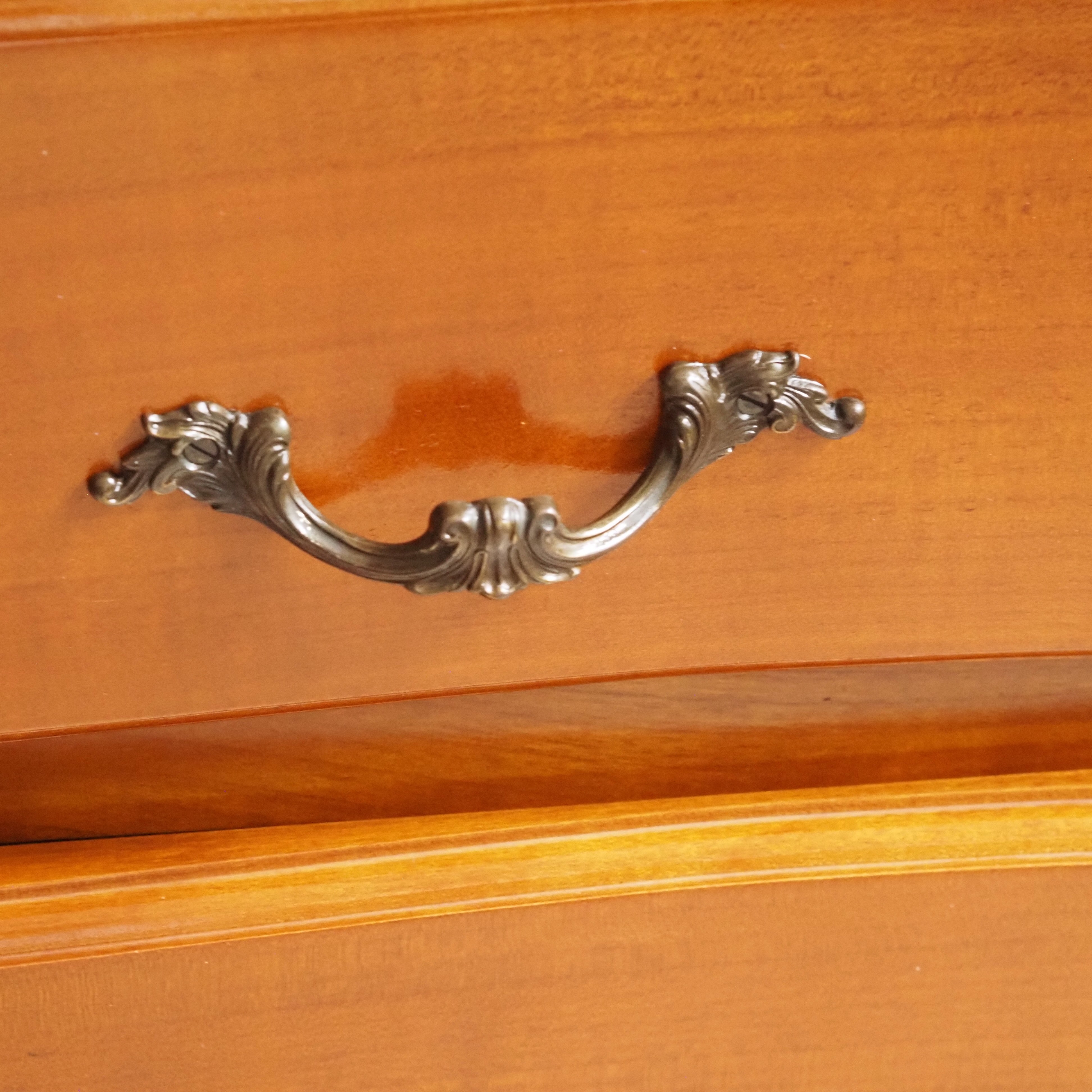 Louis-XV-Kommode 3 Schubladen geschwungene Beine kirschbaumfarben