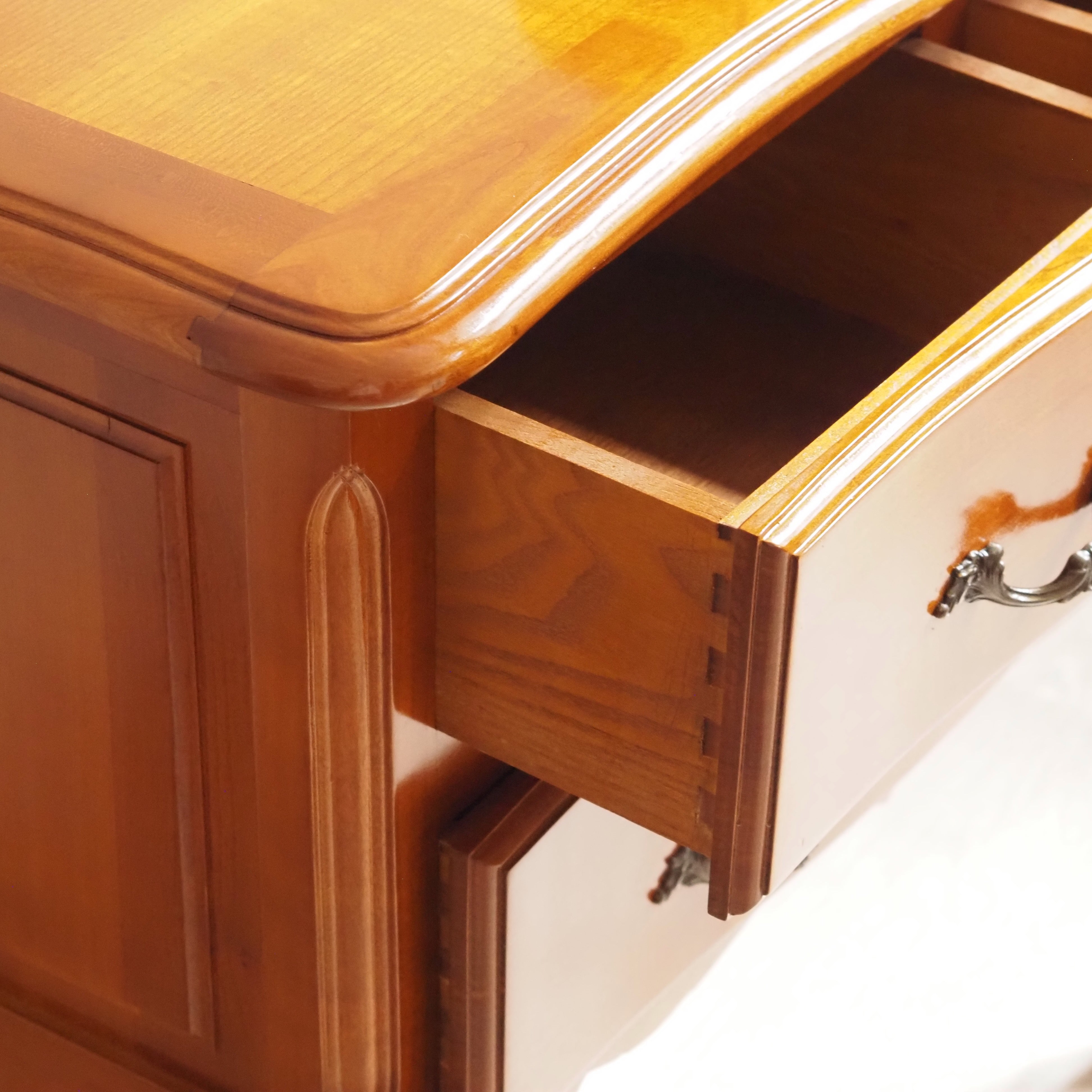 Louis-XV-Kommode 3 Schubladen geschwungene Beine kirschbaumfarben