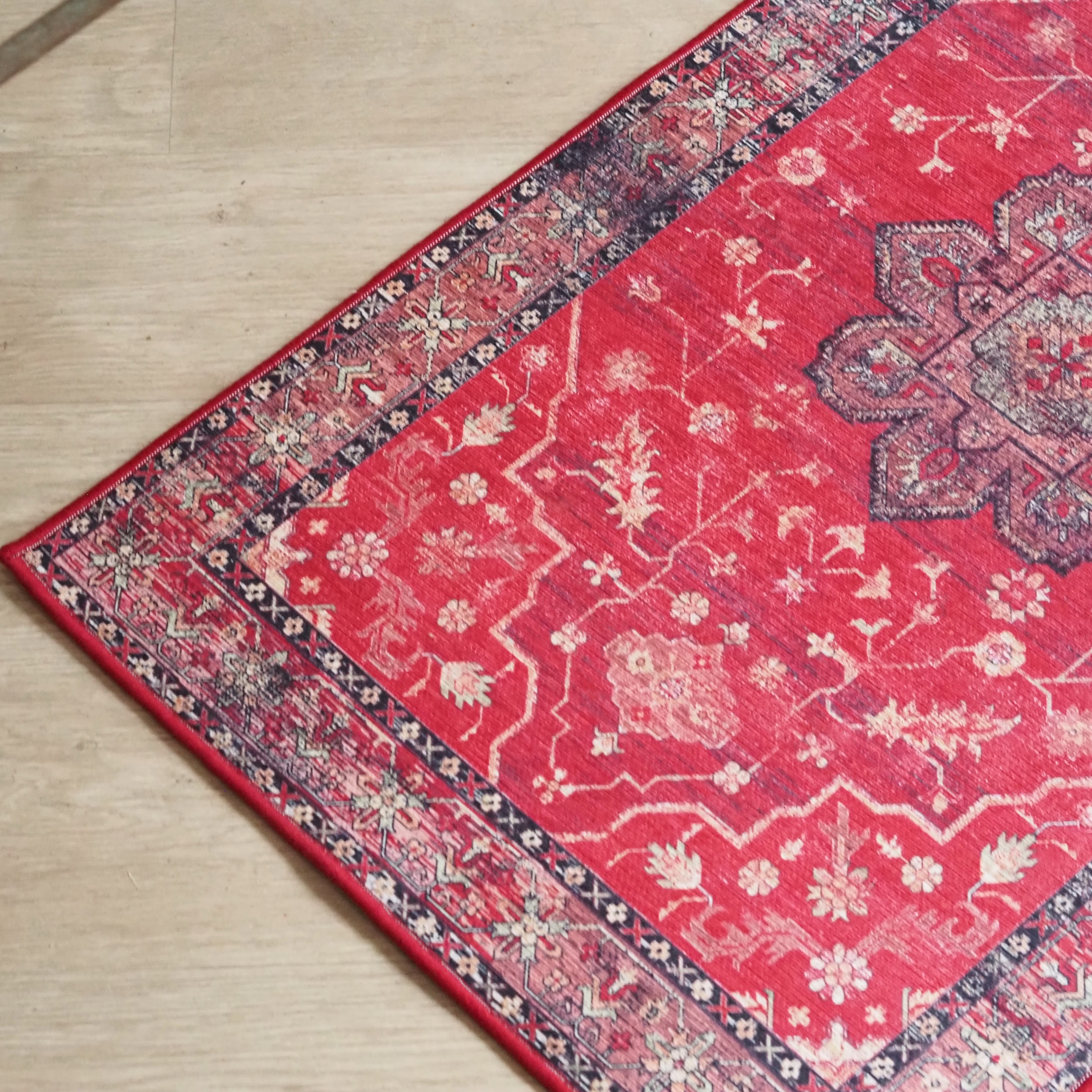 Teppich Rot 50 × 80 cm · Orientalisches Medaillonmuster im Vintage-Used-Look