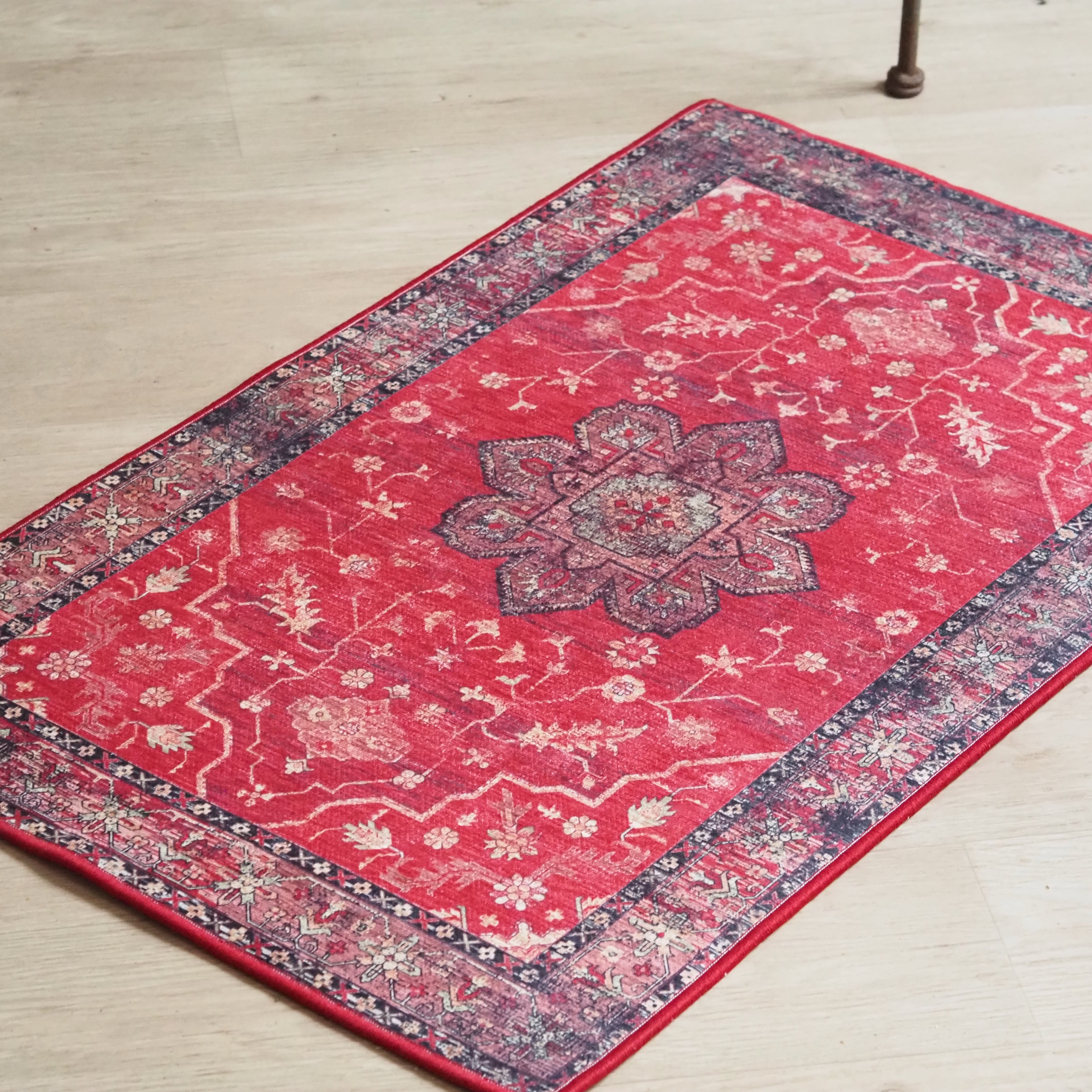 Teppich Rot 50 × 80 cm · Orientalisches Medaillonmuster im Vintage-Used-Look