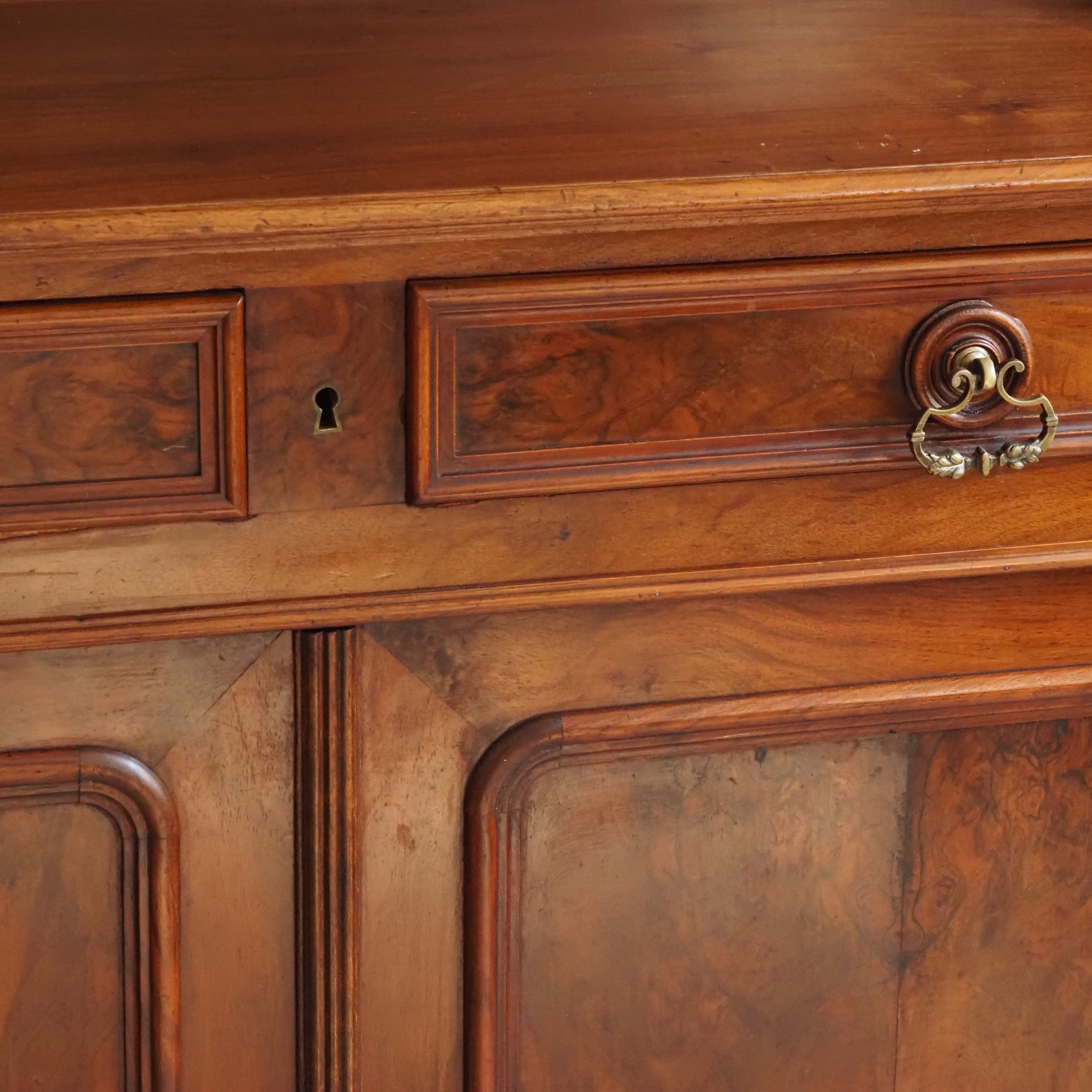 Antikes Buffet Historismus Nussbaum um 1880