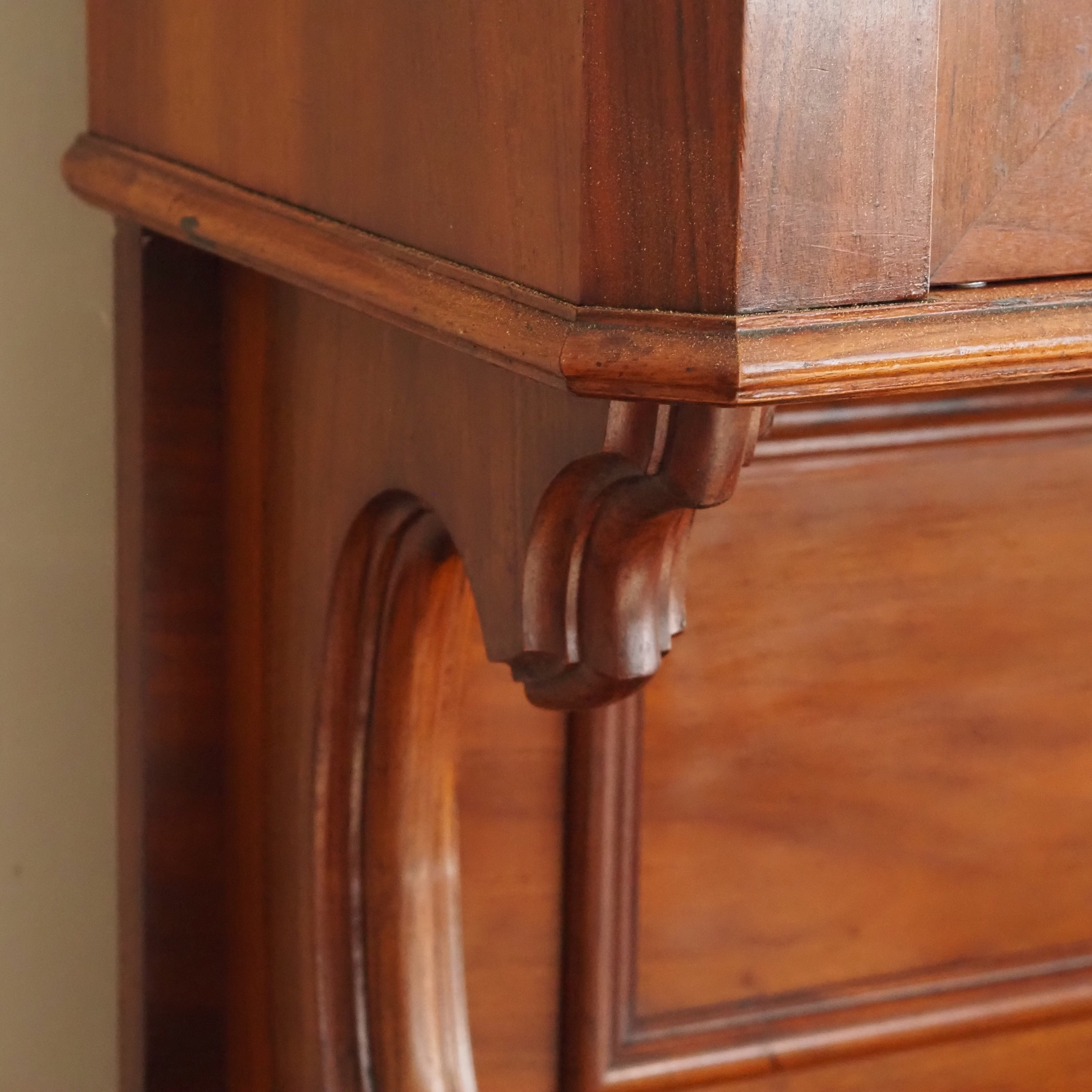 Antikes Buffet Historismus Nussbaum um 1880