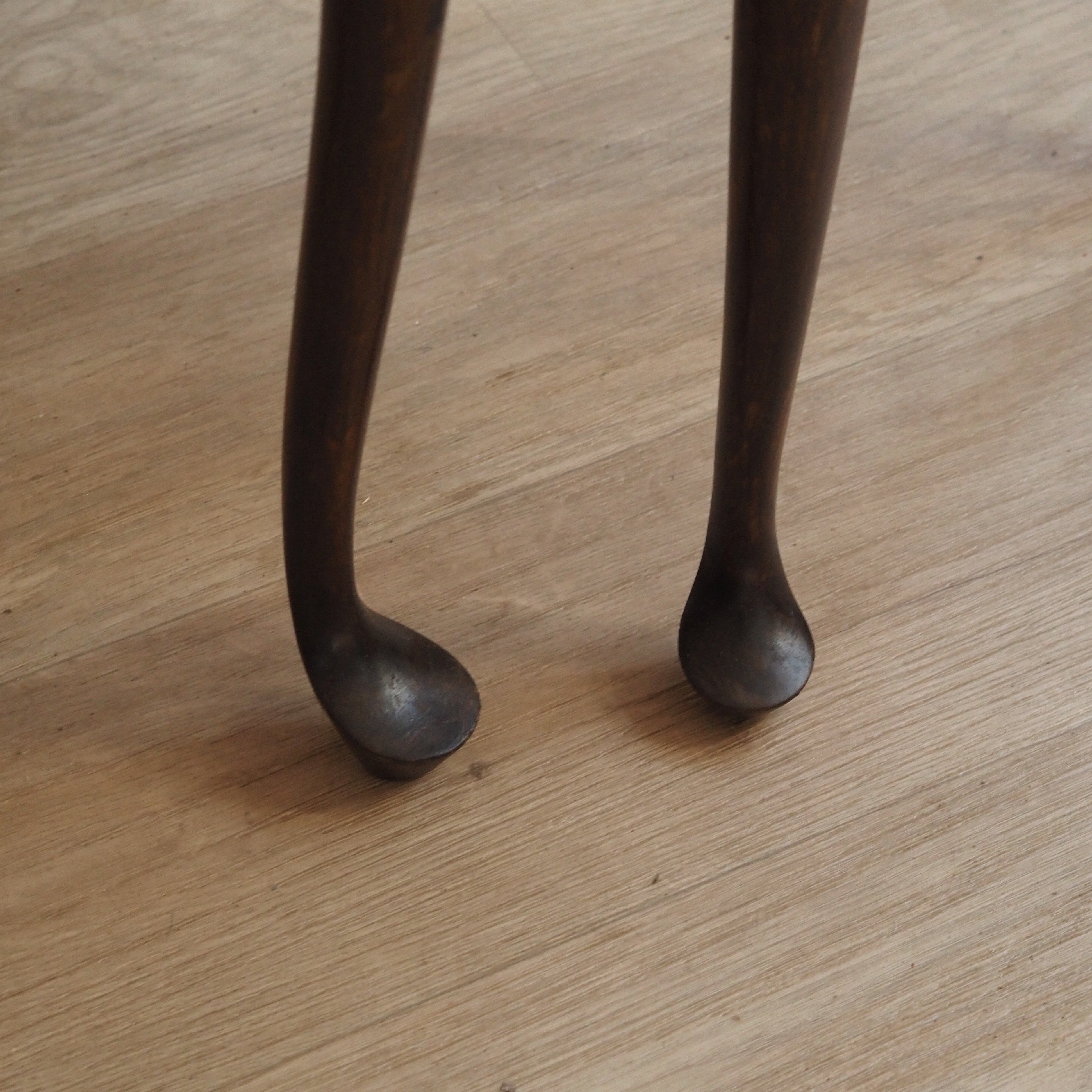 Satztisch 3er Set im Chippendale-Stil mit Wiener Geflecht und Glasplatte, um 1930