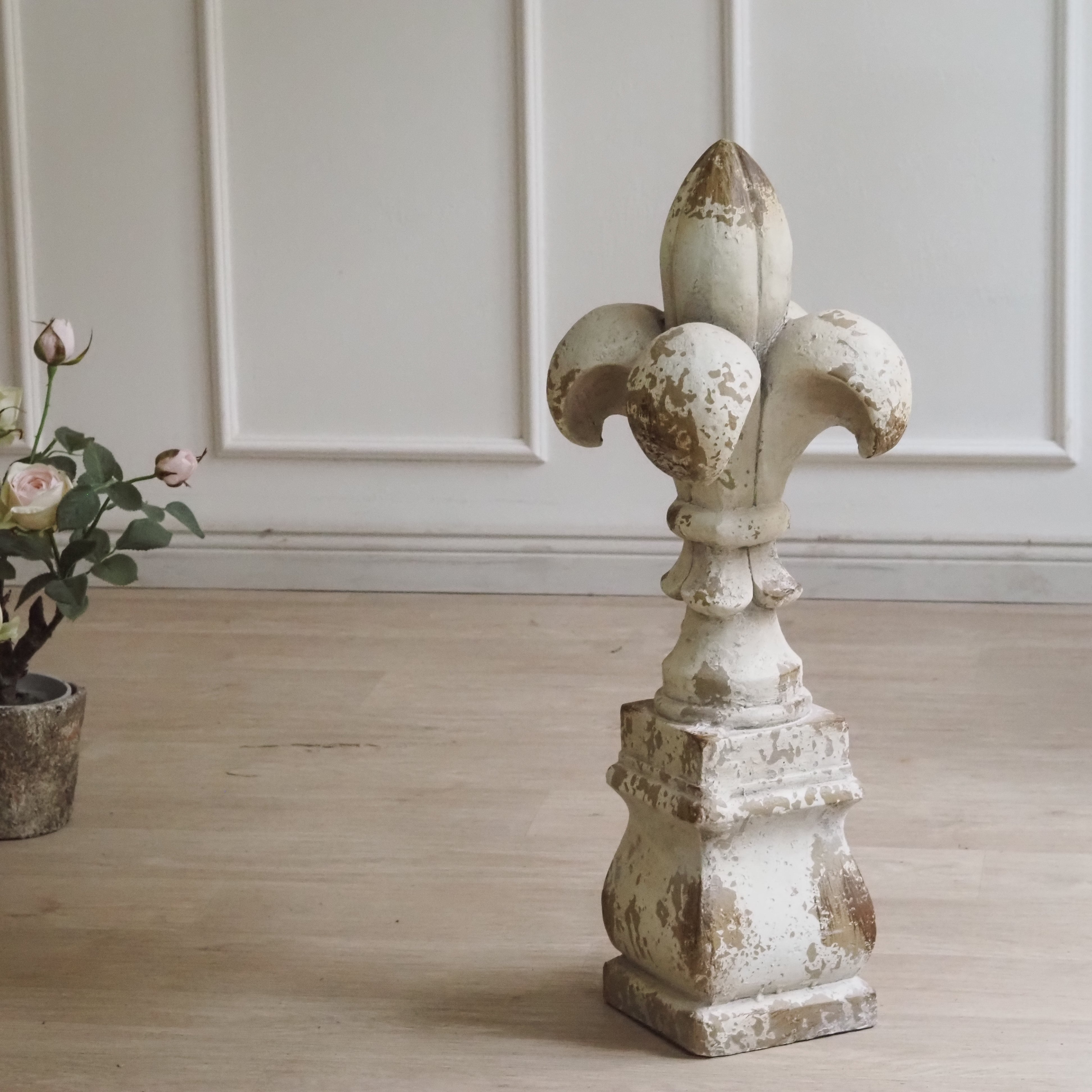 Steinguss · Fleur-de-Lis Zierobjekt · Säule · architektonisches Dekorelement