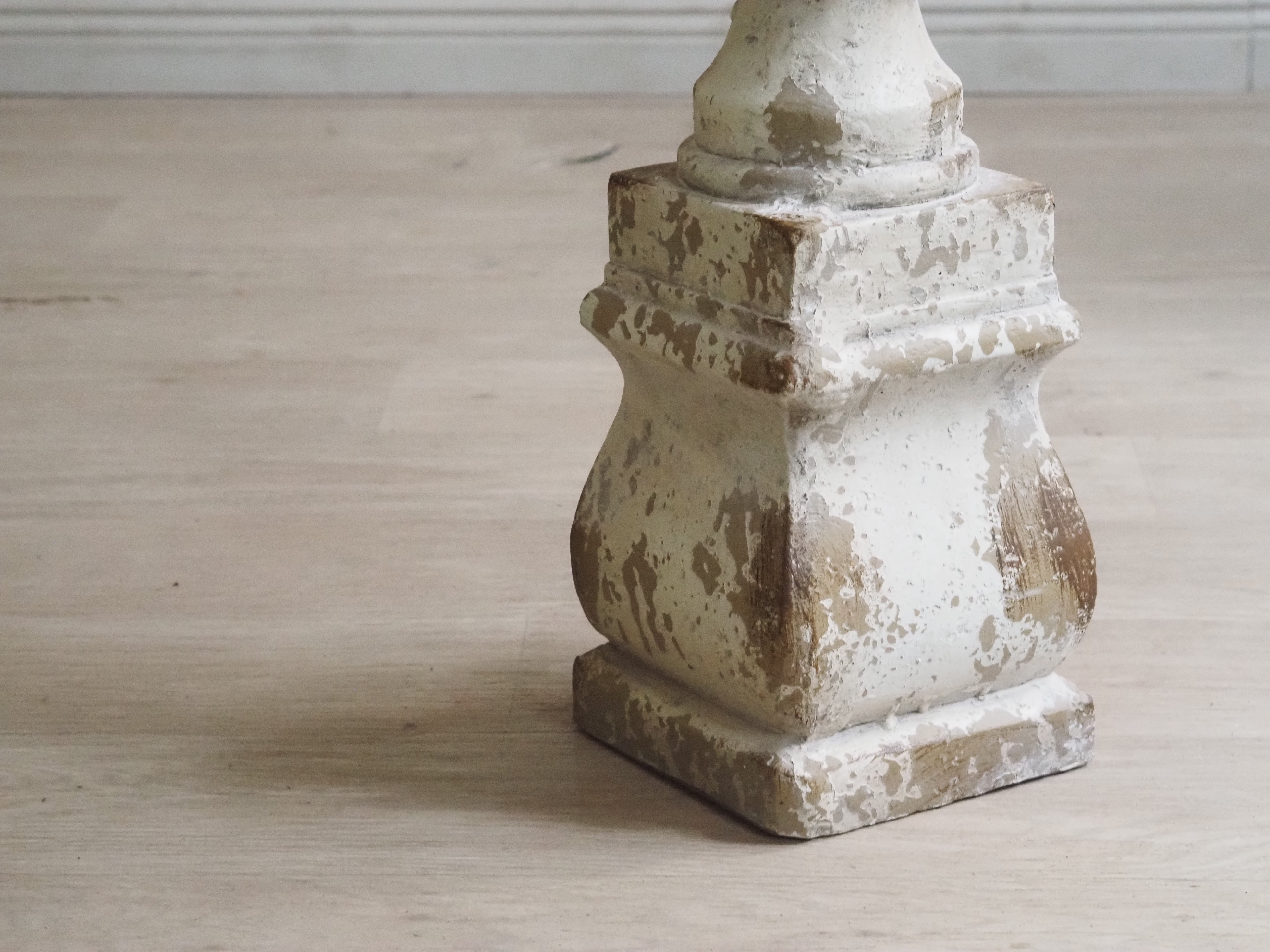Steinguss · Fleur-de-Lis Zierobjekt · Säule · architektonisches Dekorelement