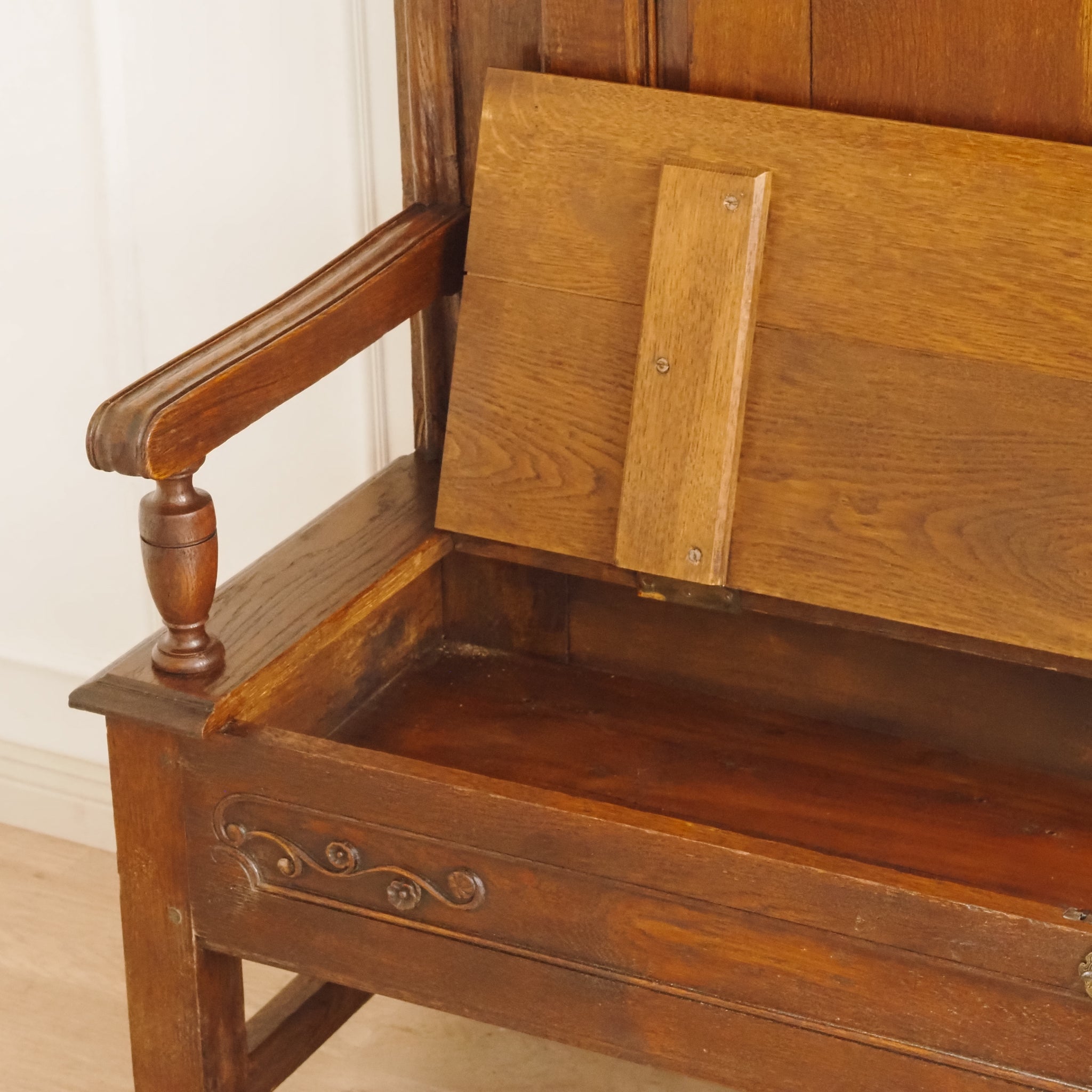 Antike Garderobenbank aus Eiche mit Spiegel um 1900 - Gründerzeit Flurgarderobe