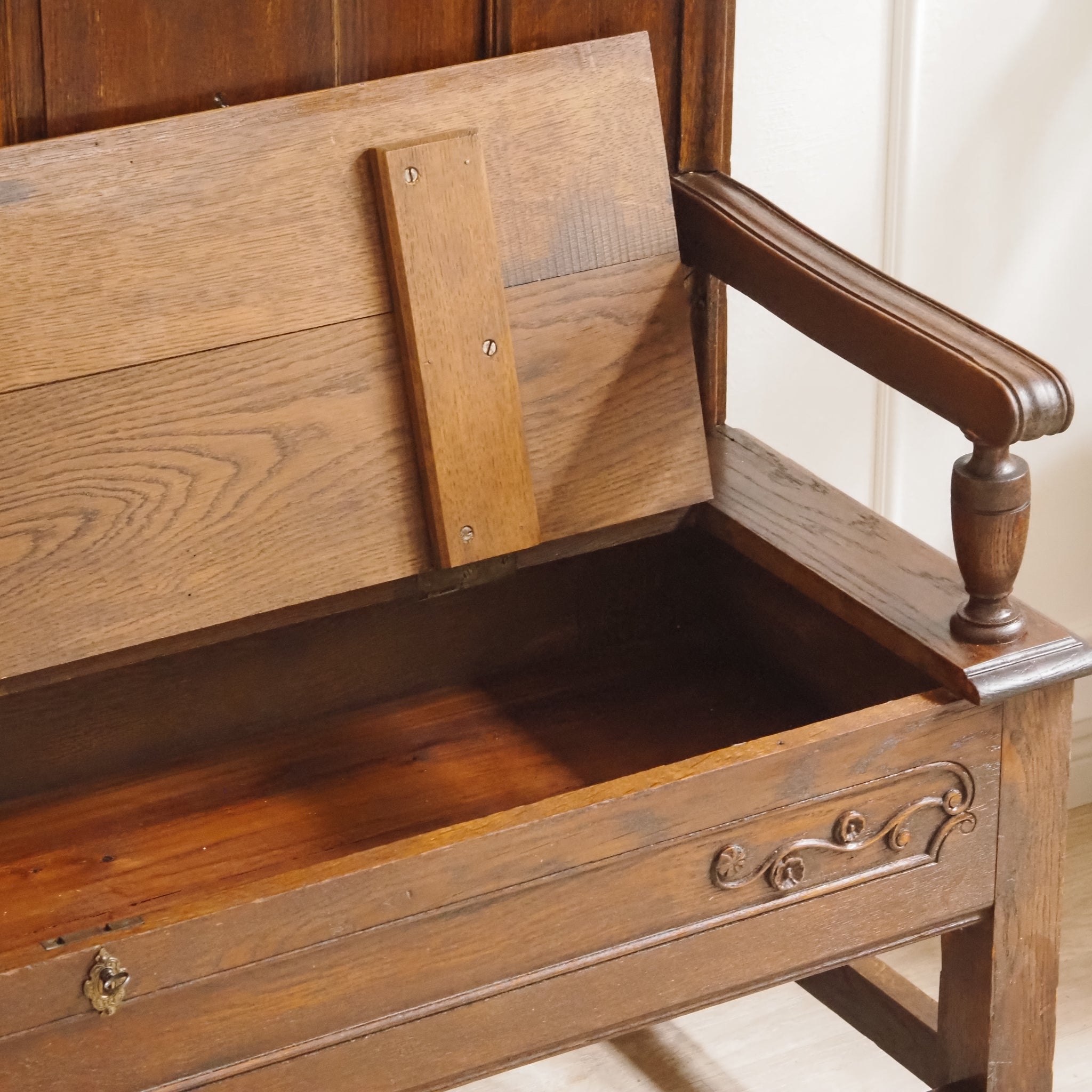 Antike Garderobenbank aus Eiche mit Spiegel um 1900 - Gründerzeit Flurgarderobe