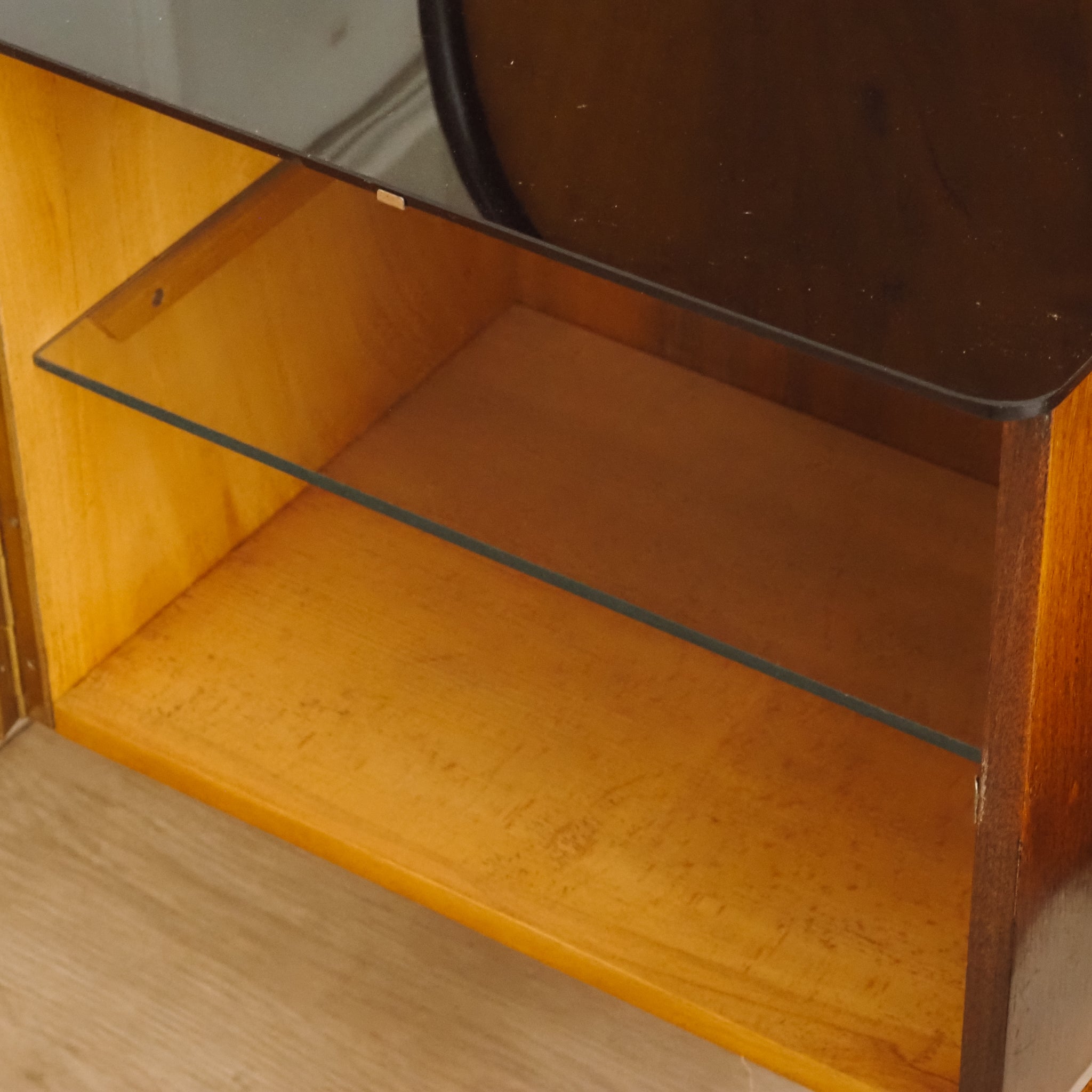 Doppelbett Design Halabala mit schwebenden Nachtkästchen - Art Déco Übergang Midcentury
