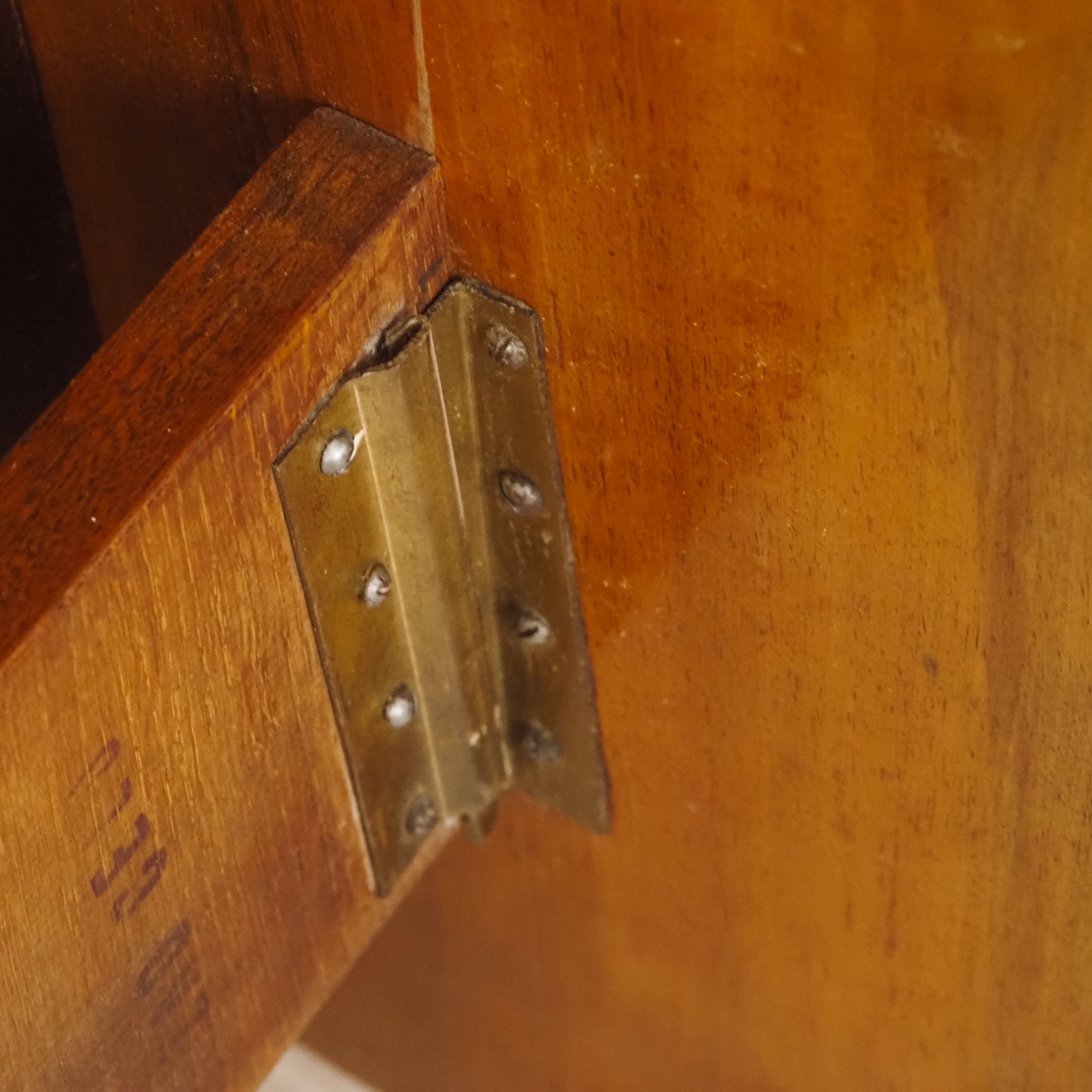 Doppelbett Design Halabala mit schwebenden Nachtkästchen - Art Déco Übergang Midcentury