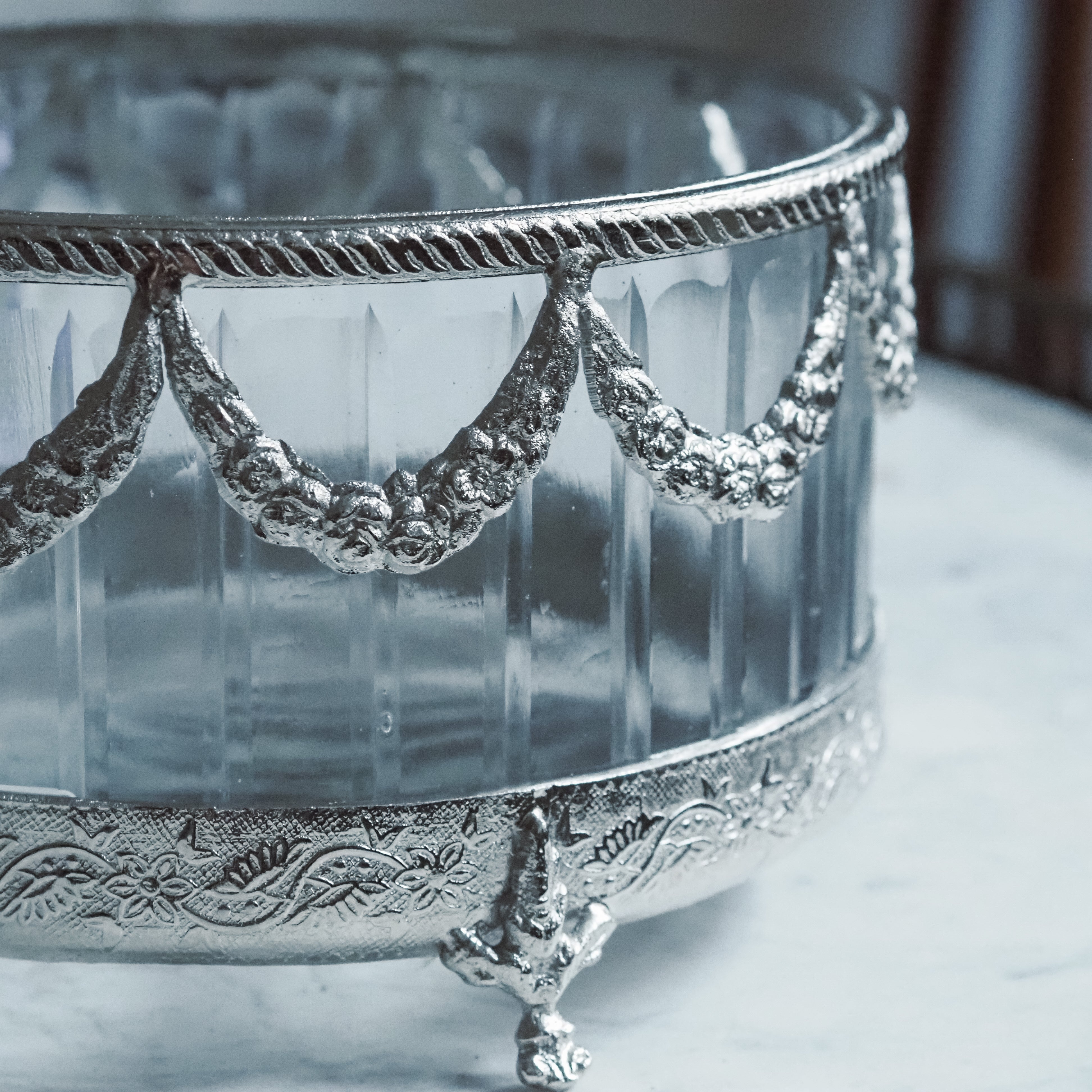Teelichthalter Silber · Glaszylinder mit Girlandenmontur im Empire-Stil